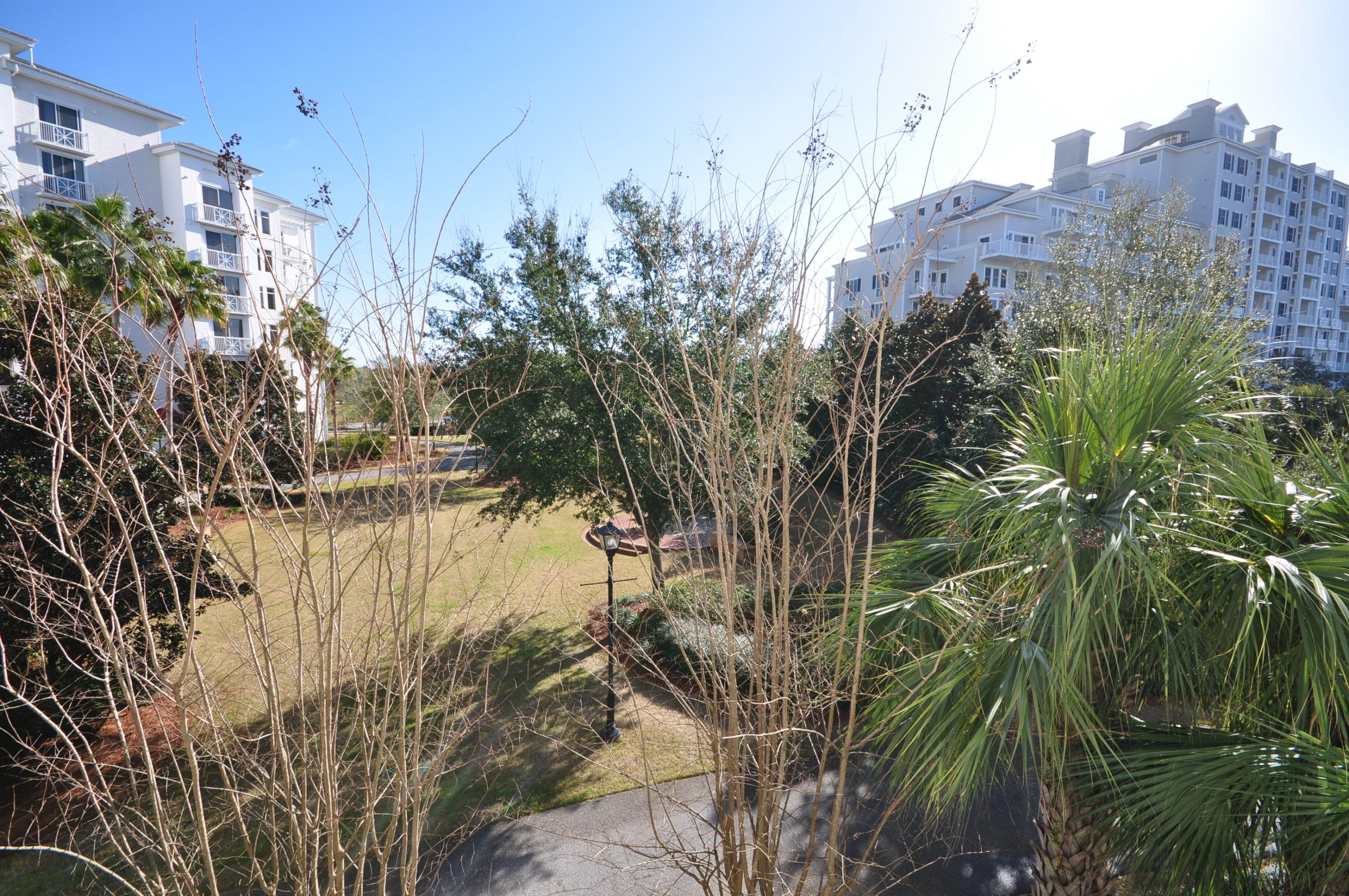 BAHIA CONDO - Residential