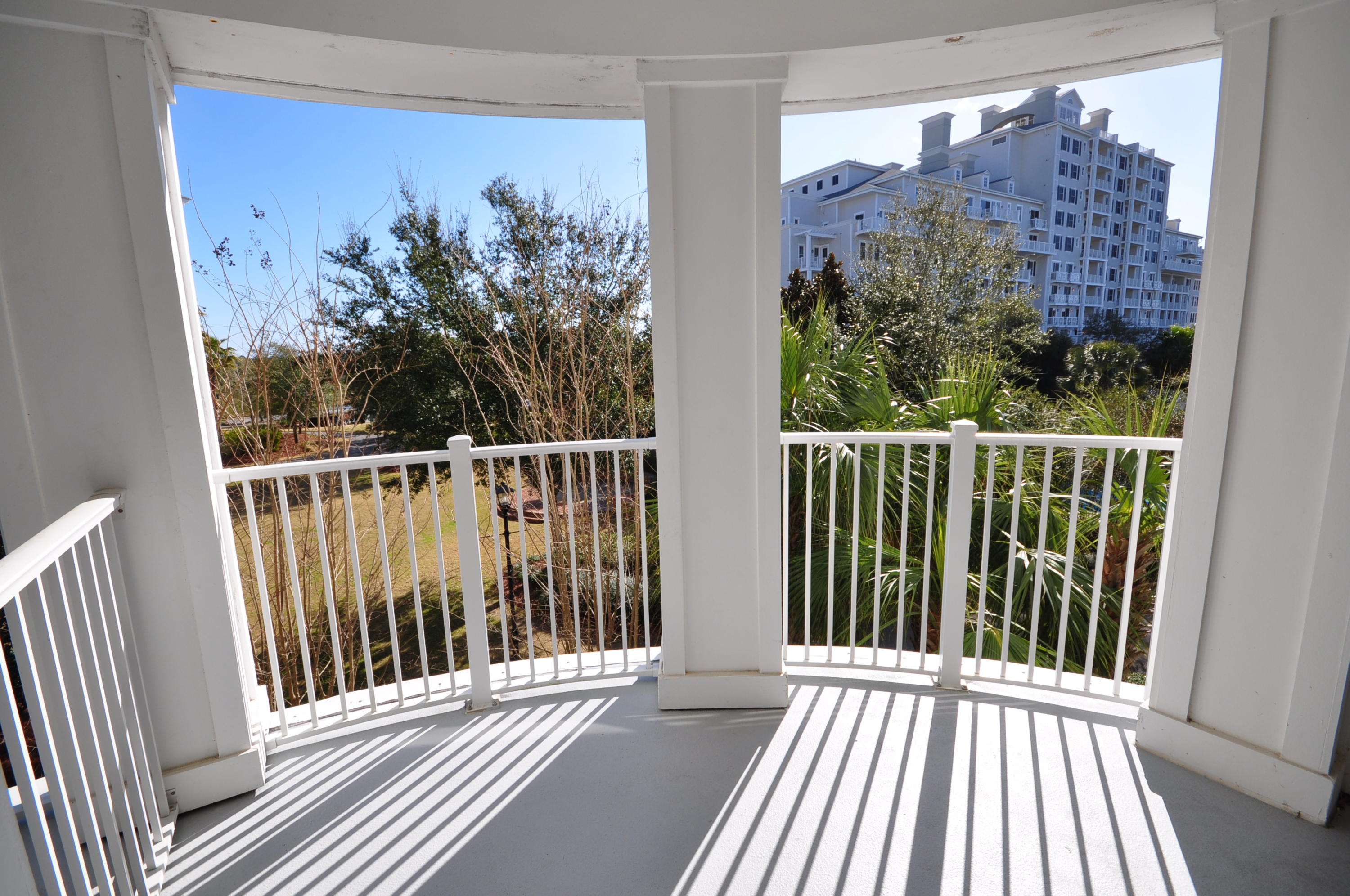 BAHIA CONDO - Residential