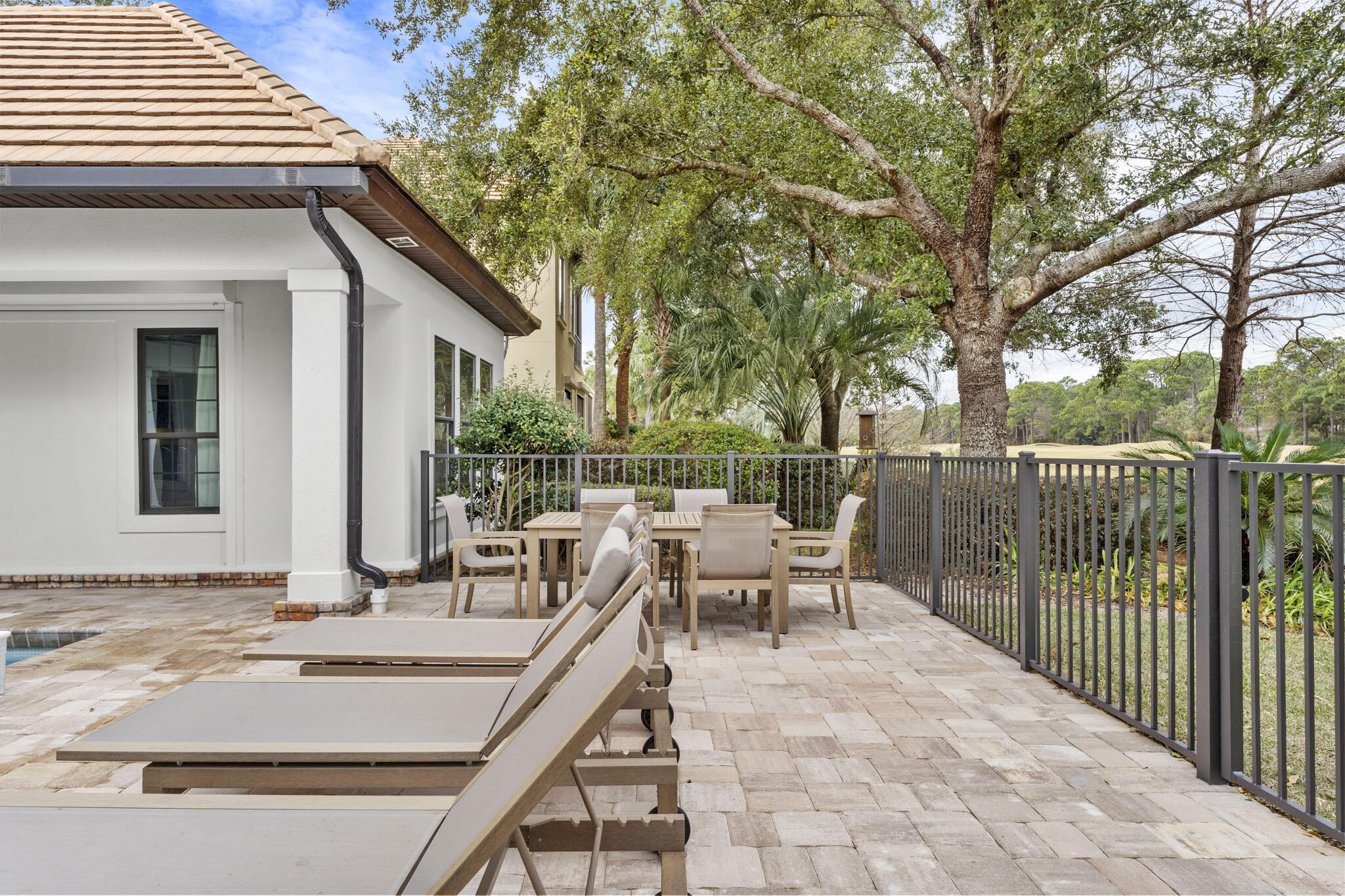 BURNT PINE - Residential