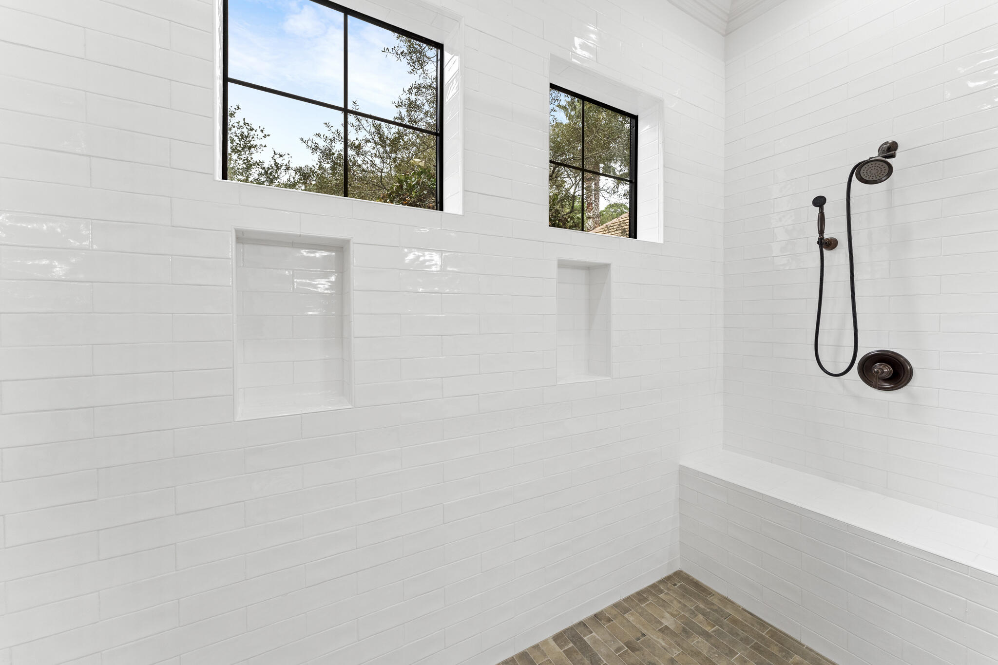 BURNT PINE - Residential