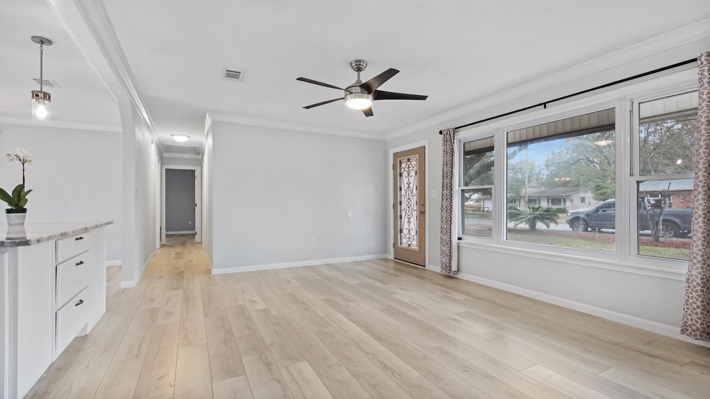 ELLIOTTS POINT - Residential