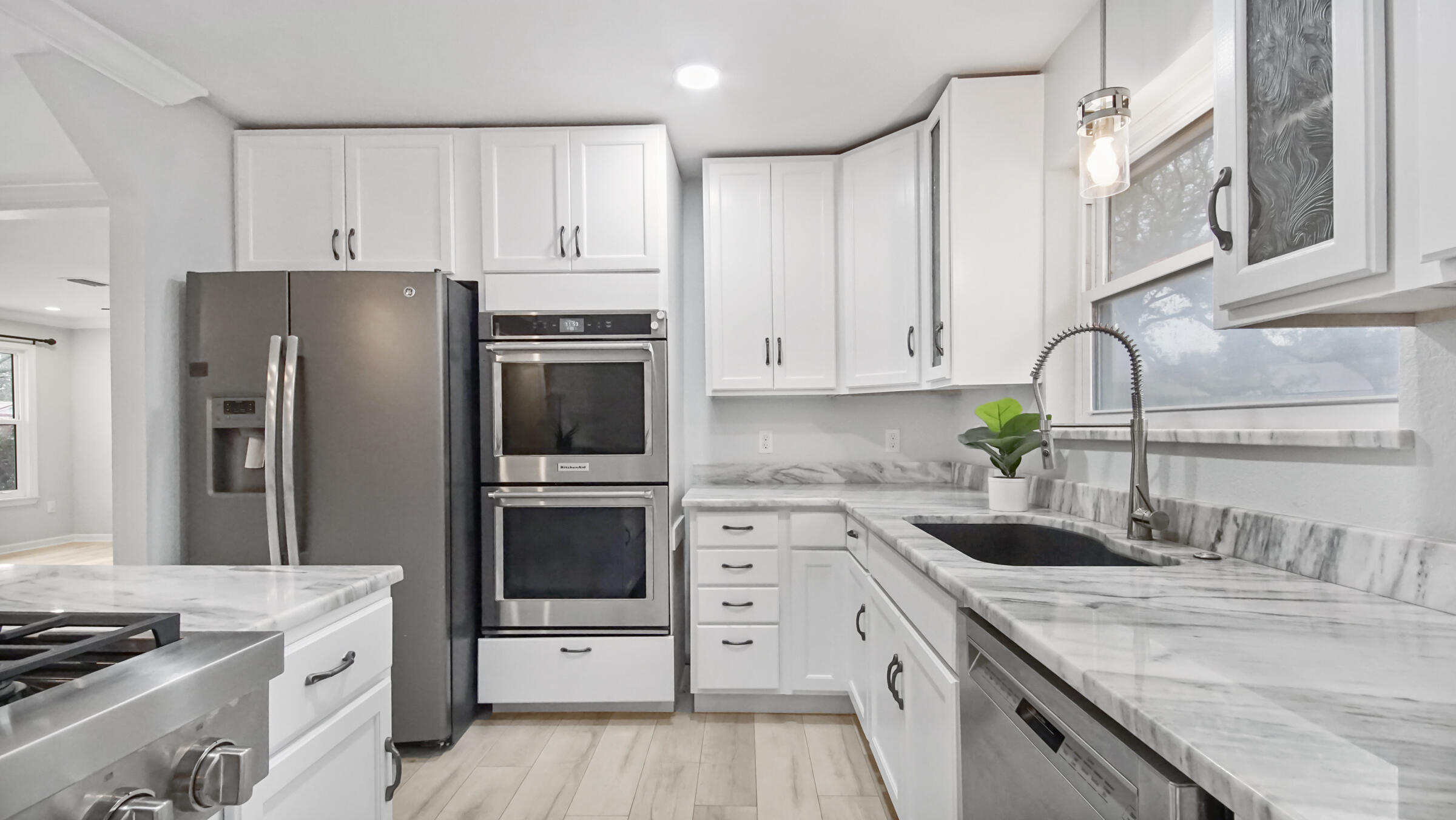 ELLIOTTS POINT - Residential