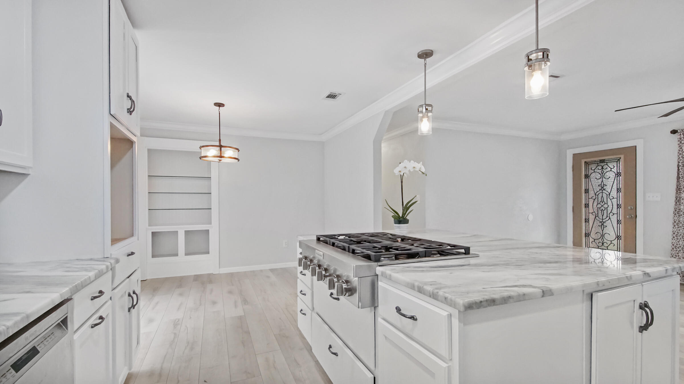 ELLIOTTS POINT - Residential