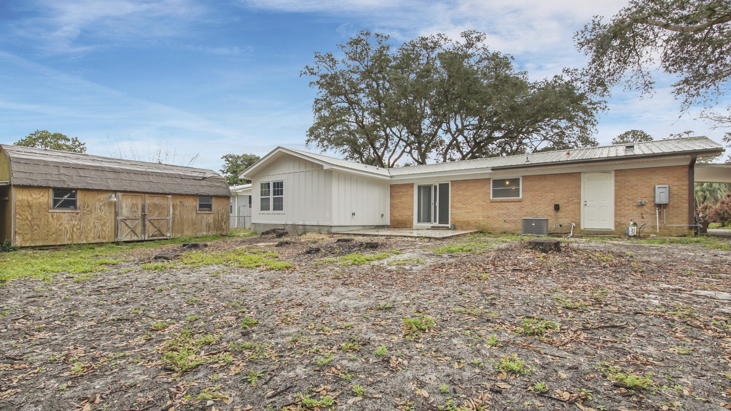 ELLIOTTS POINT - Residential