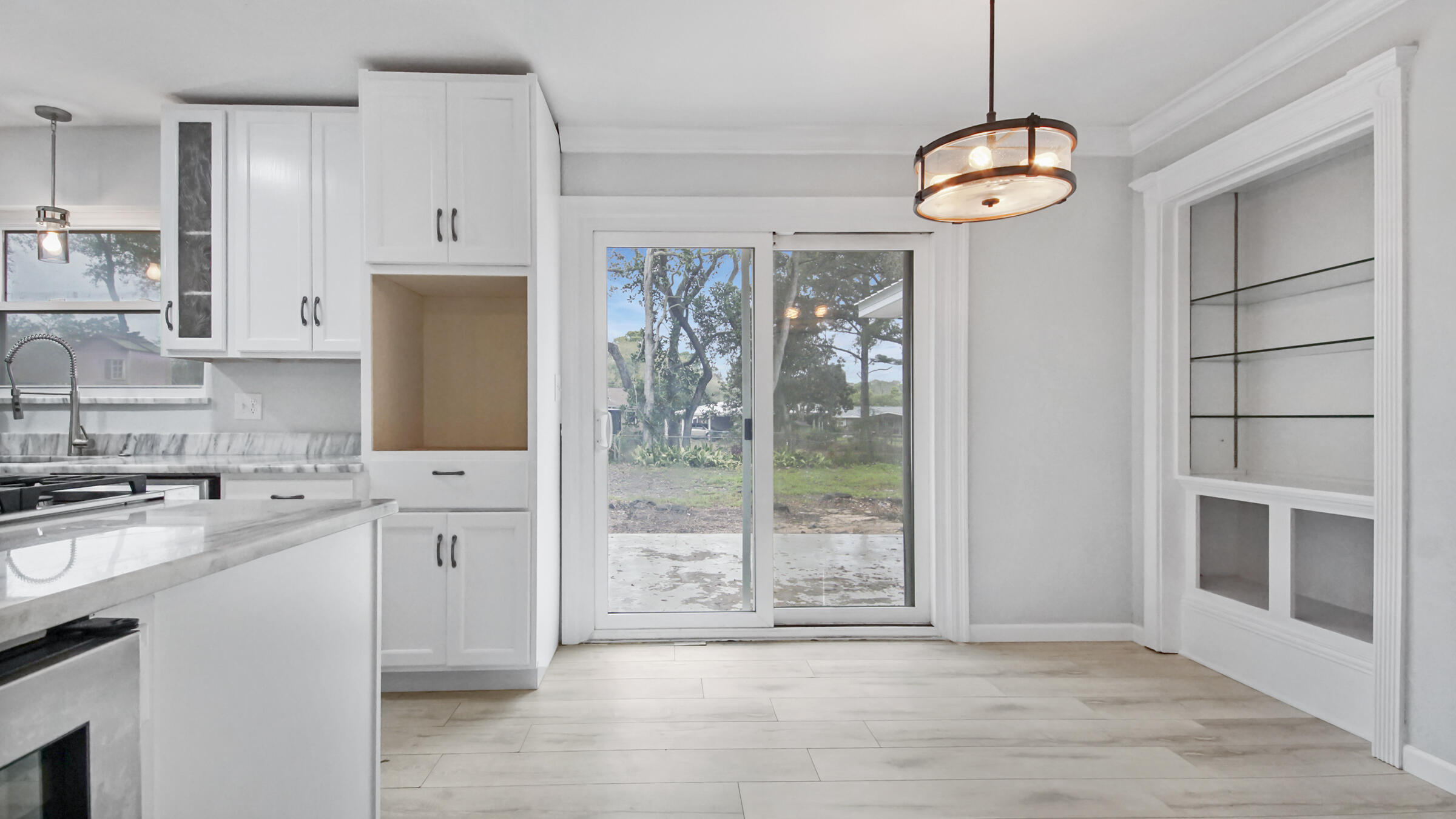 ELLIOTTS POINT - Residential