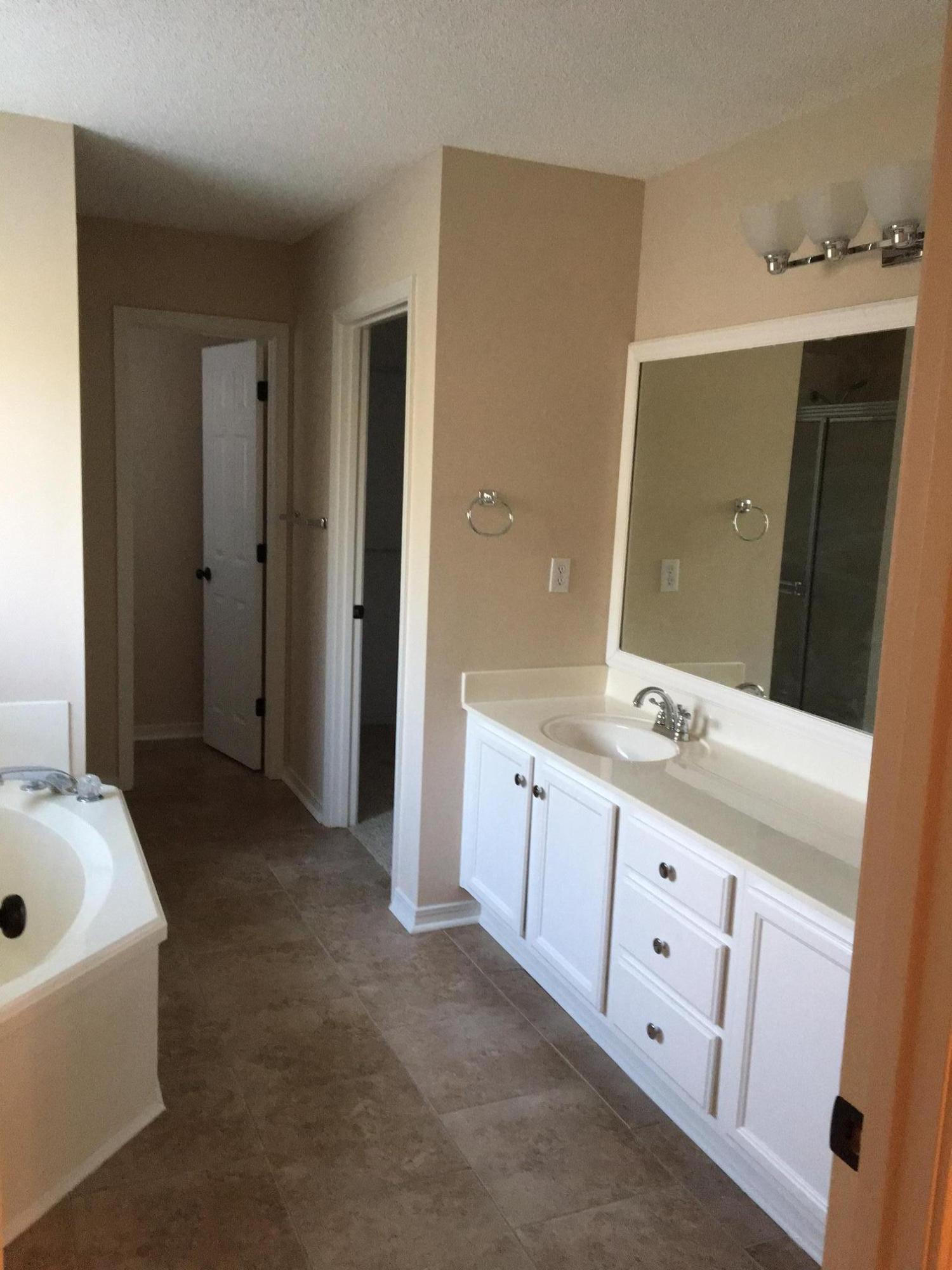 VALPARAISO PINECREST 6 - Residential