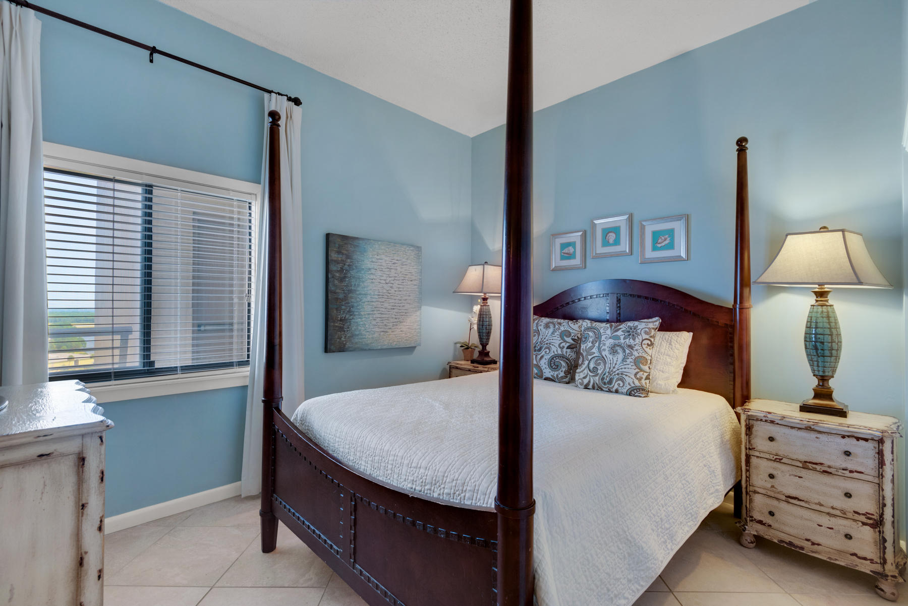 EMERALD TOWERS CONDO - Residential