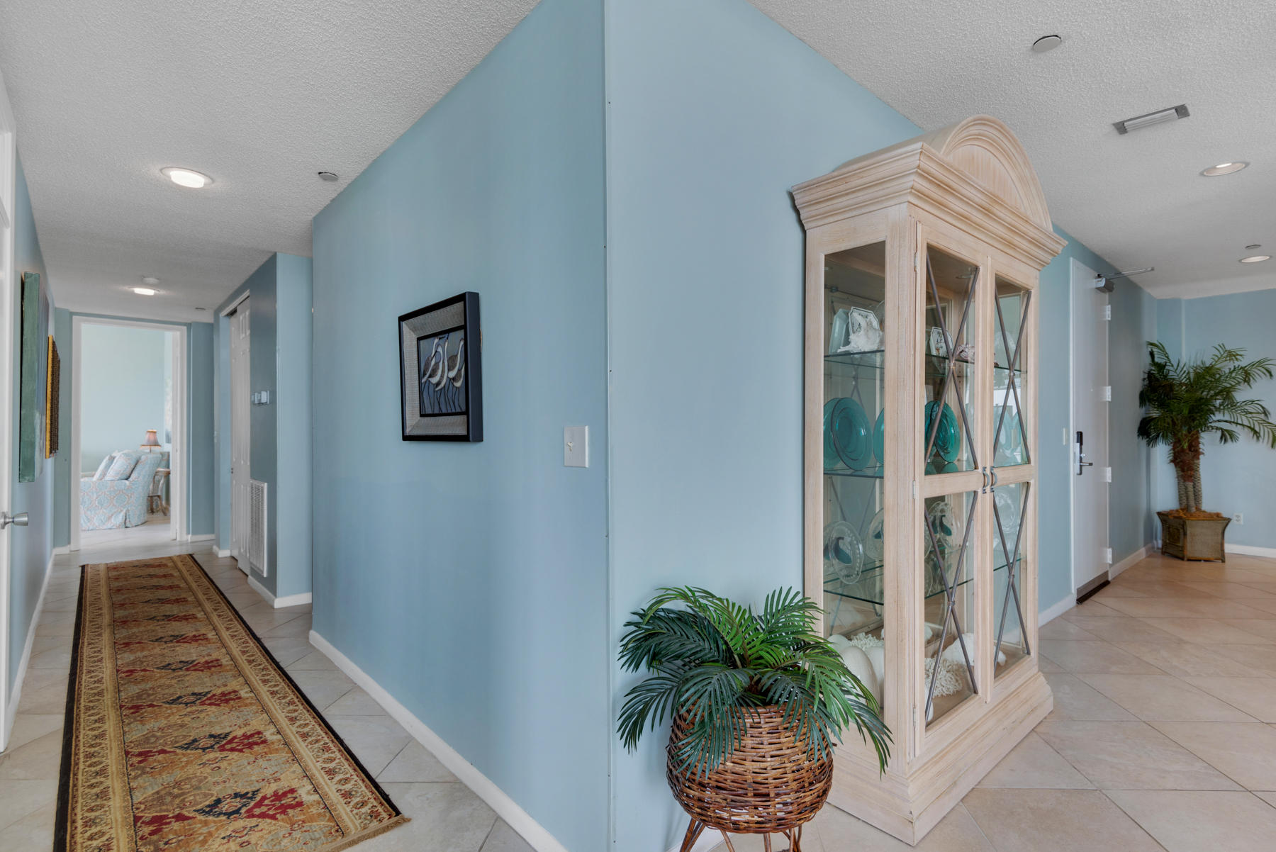 EMERALD TOWERS CONDO - Residential