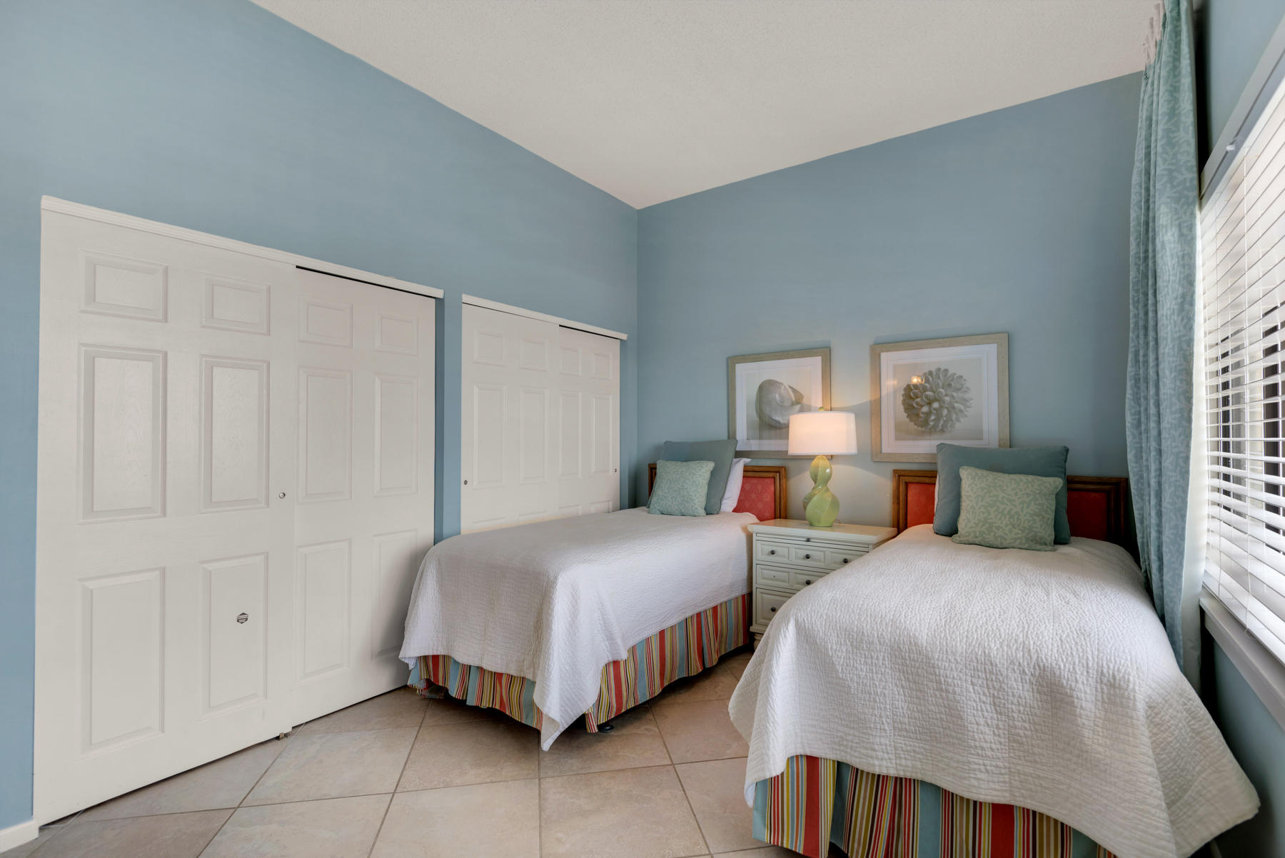 EMERALD TOWERS CONDO - Residential