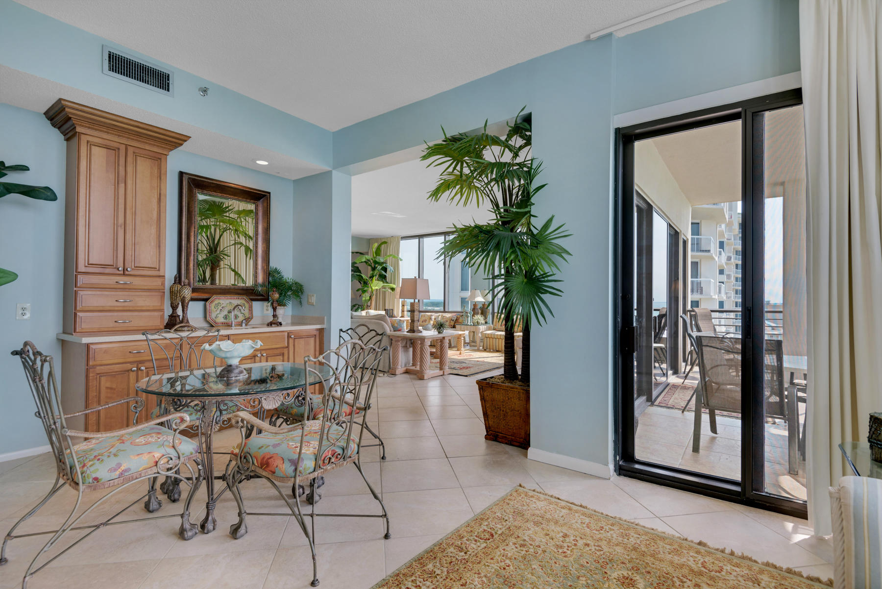 EMERALD TOWERS CONDO - Residential