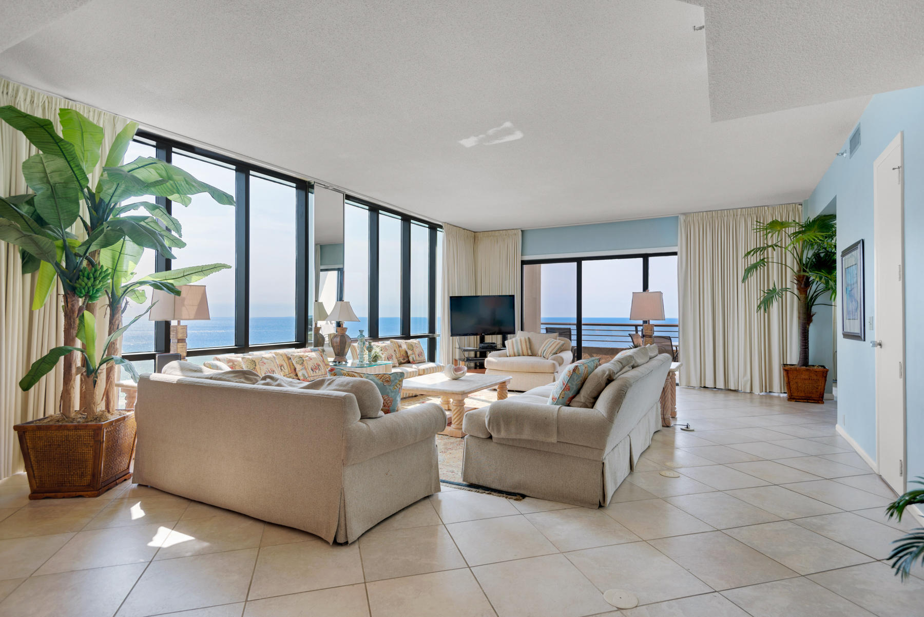 EMERALD TOWERS CONDO - Residential