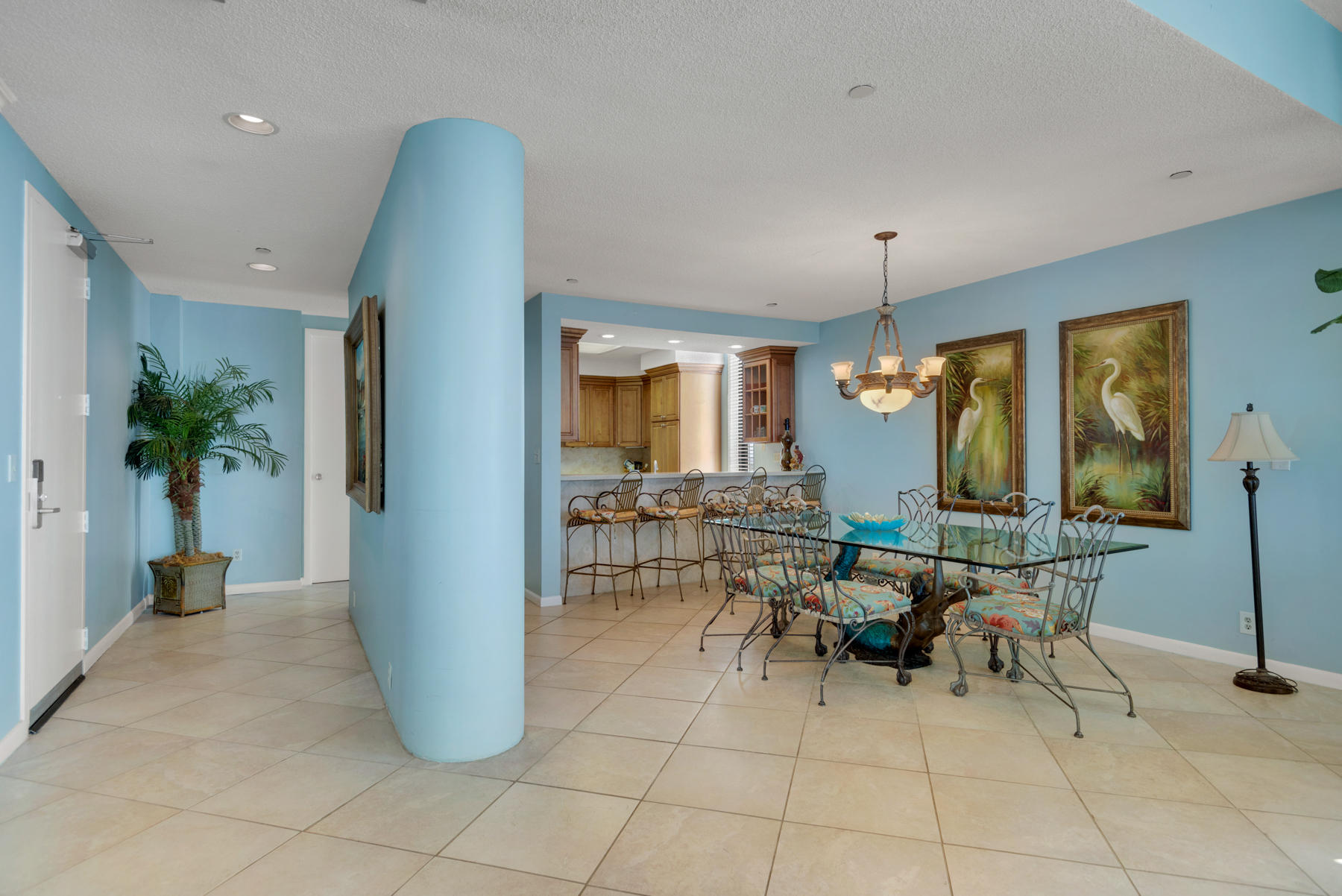 EMERALD TOWERS CONDO - Residential