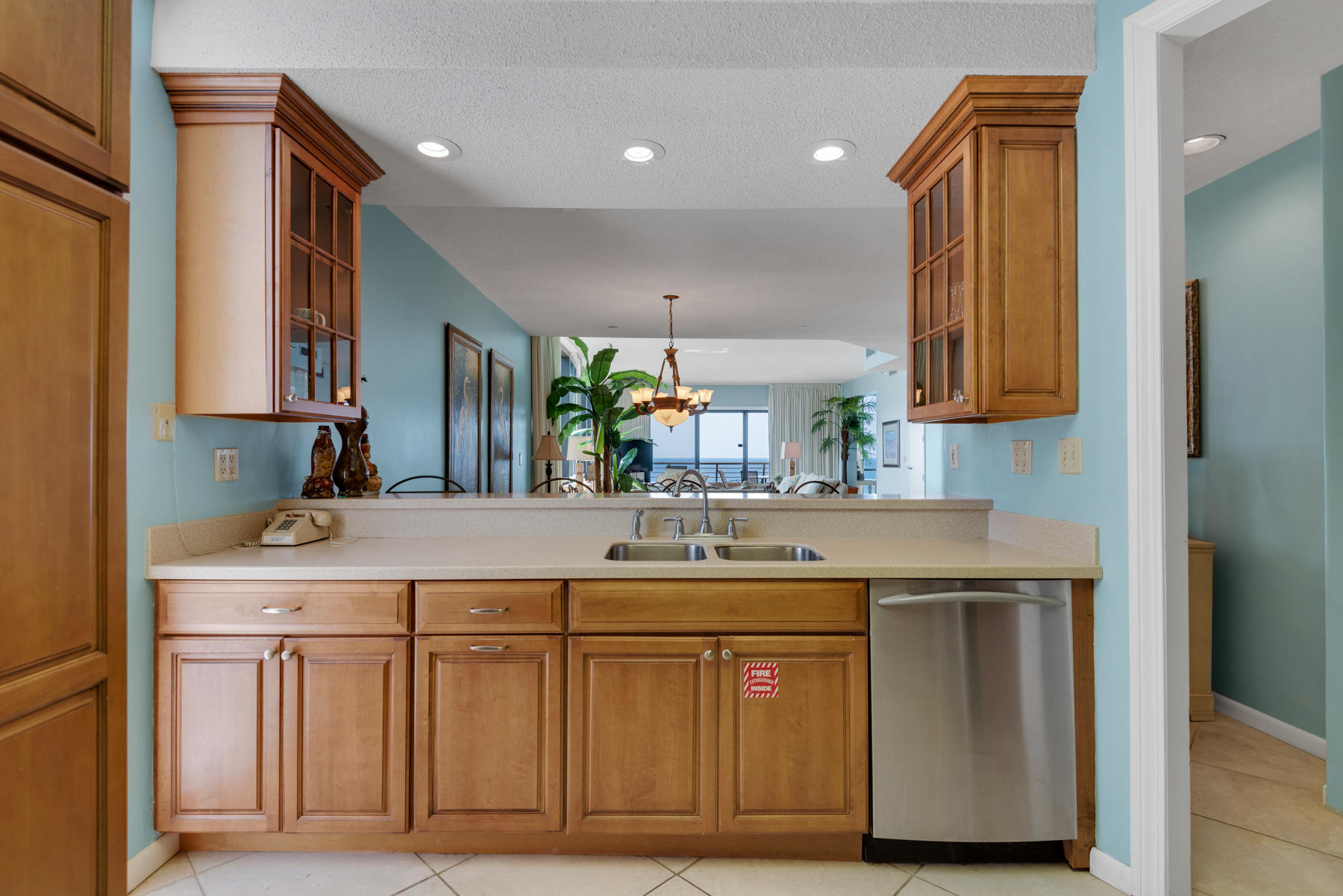 EMERALD TOWERS CONDO - Residential