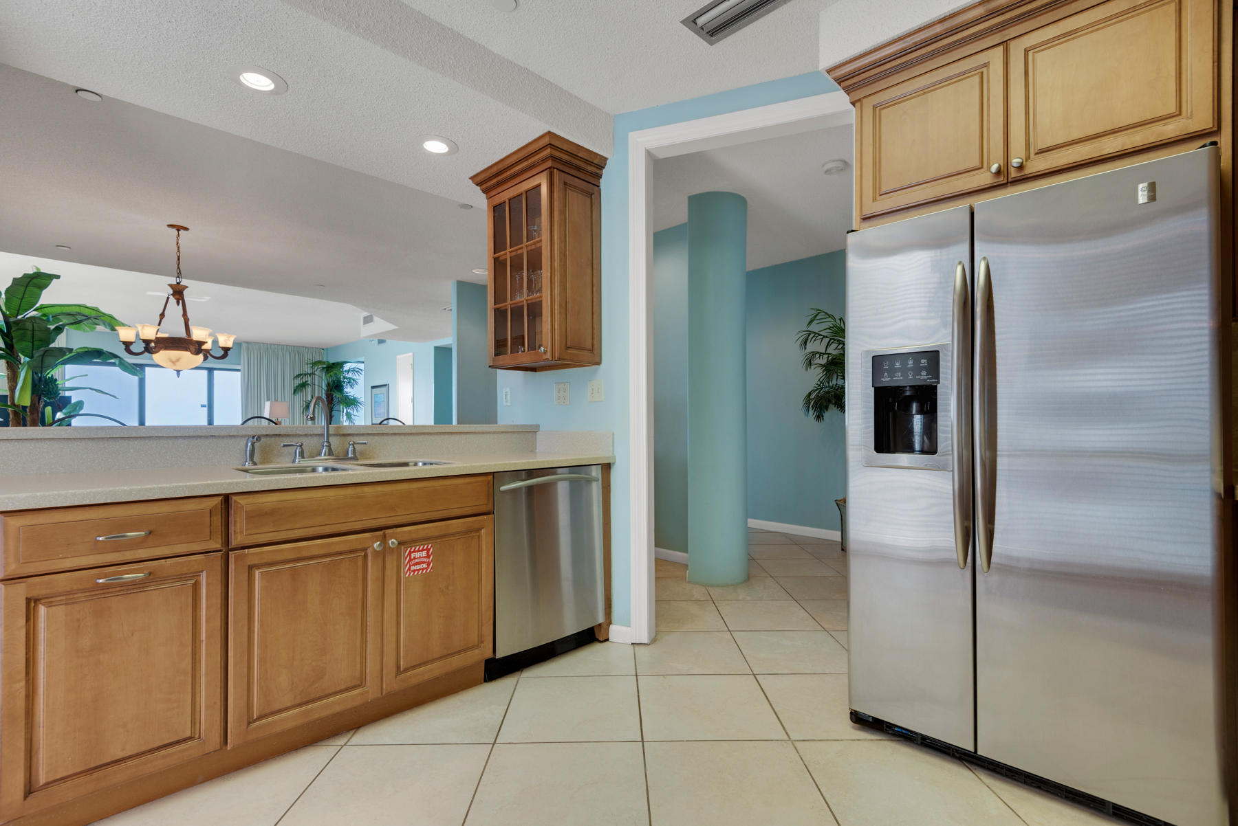 EMERALD TOWERS CONDO - Residential