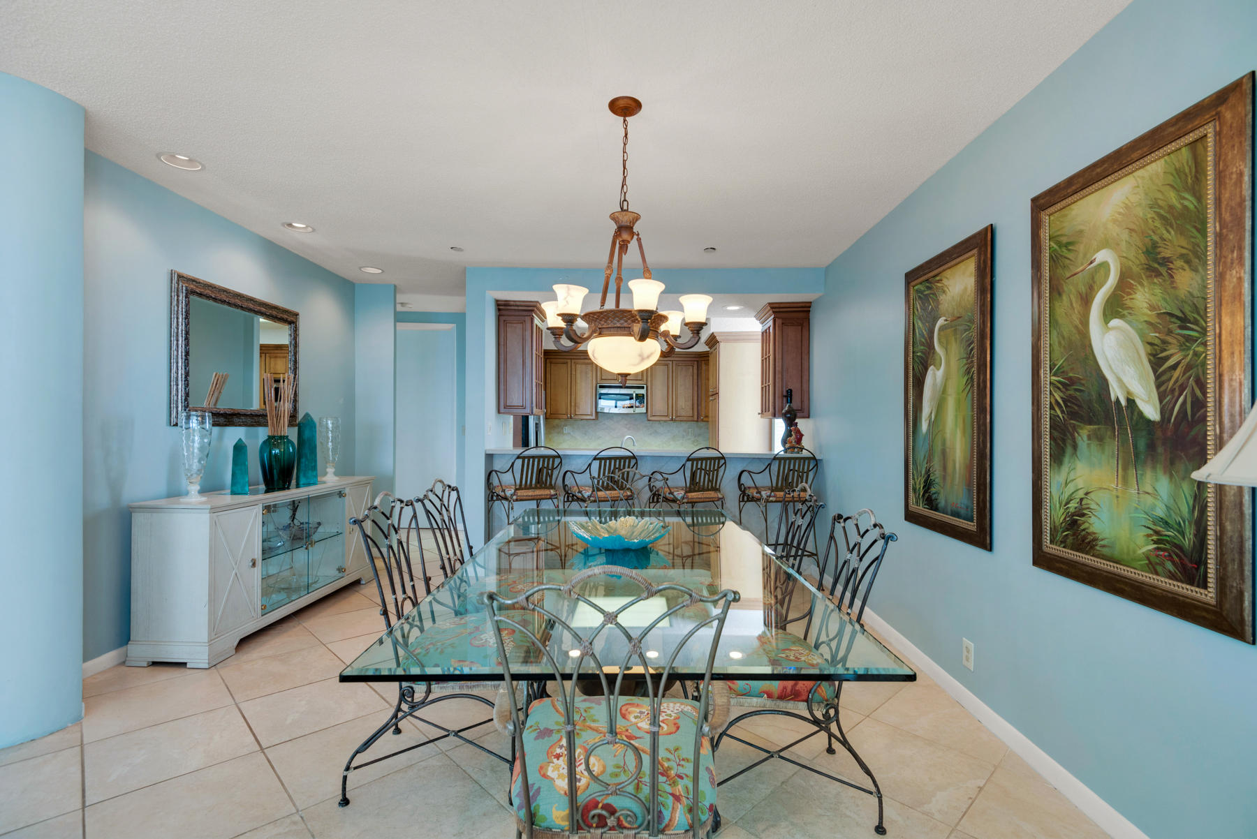 EMERALD TOWERS CONDO - Residential