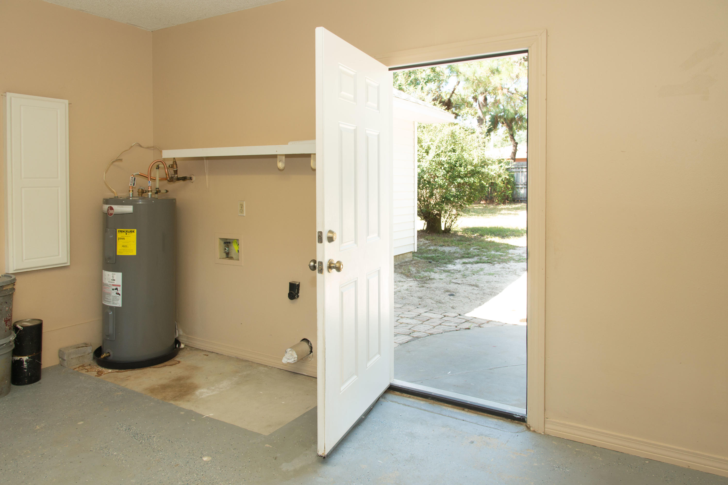 EAST BAY RIVER ESTATES 2ND ADDN - Residential Lease