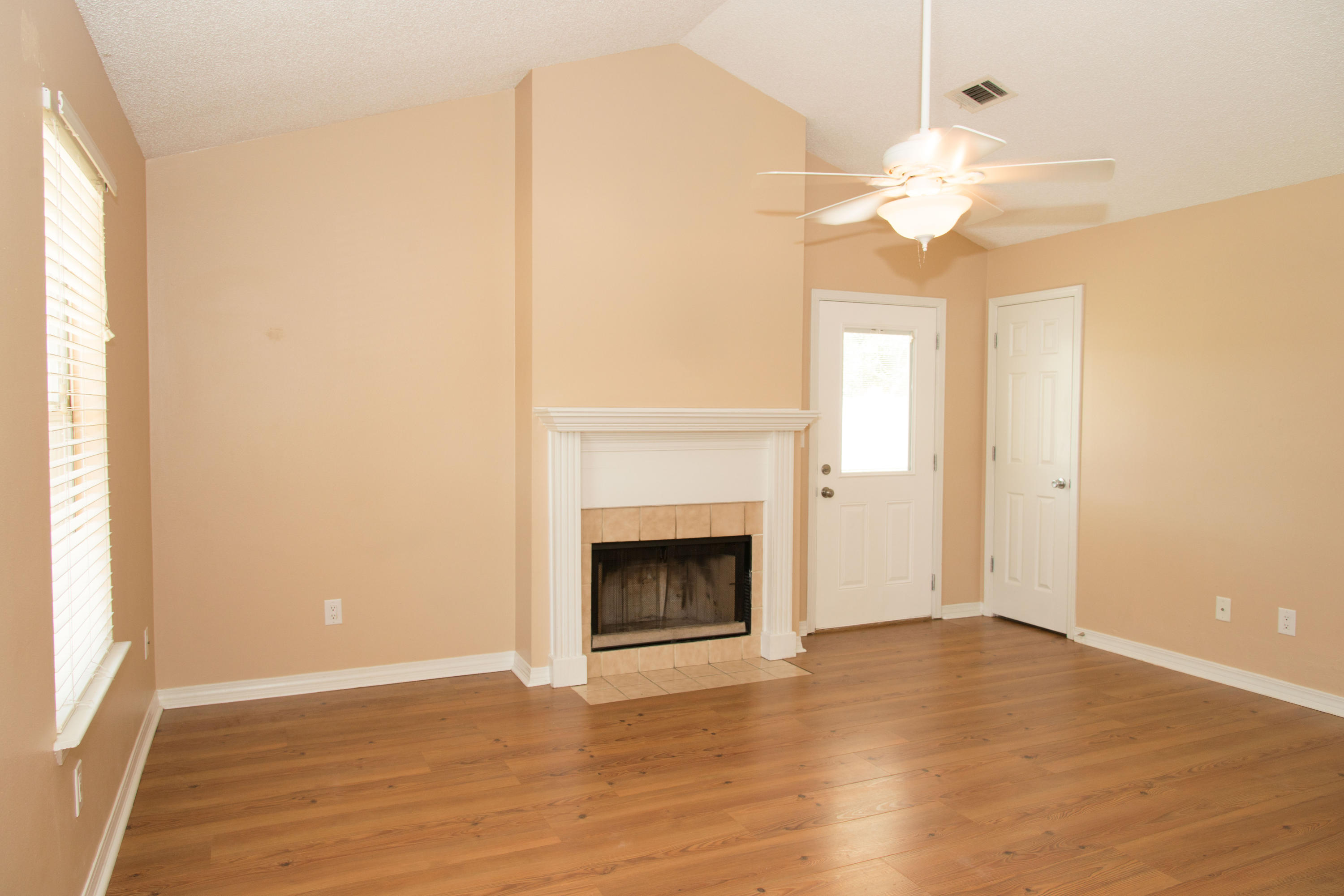 EAST BAY RIVER ESTATES 2ND ADDN - Residential Lease