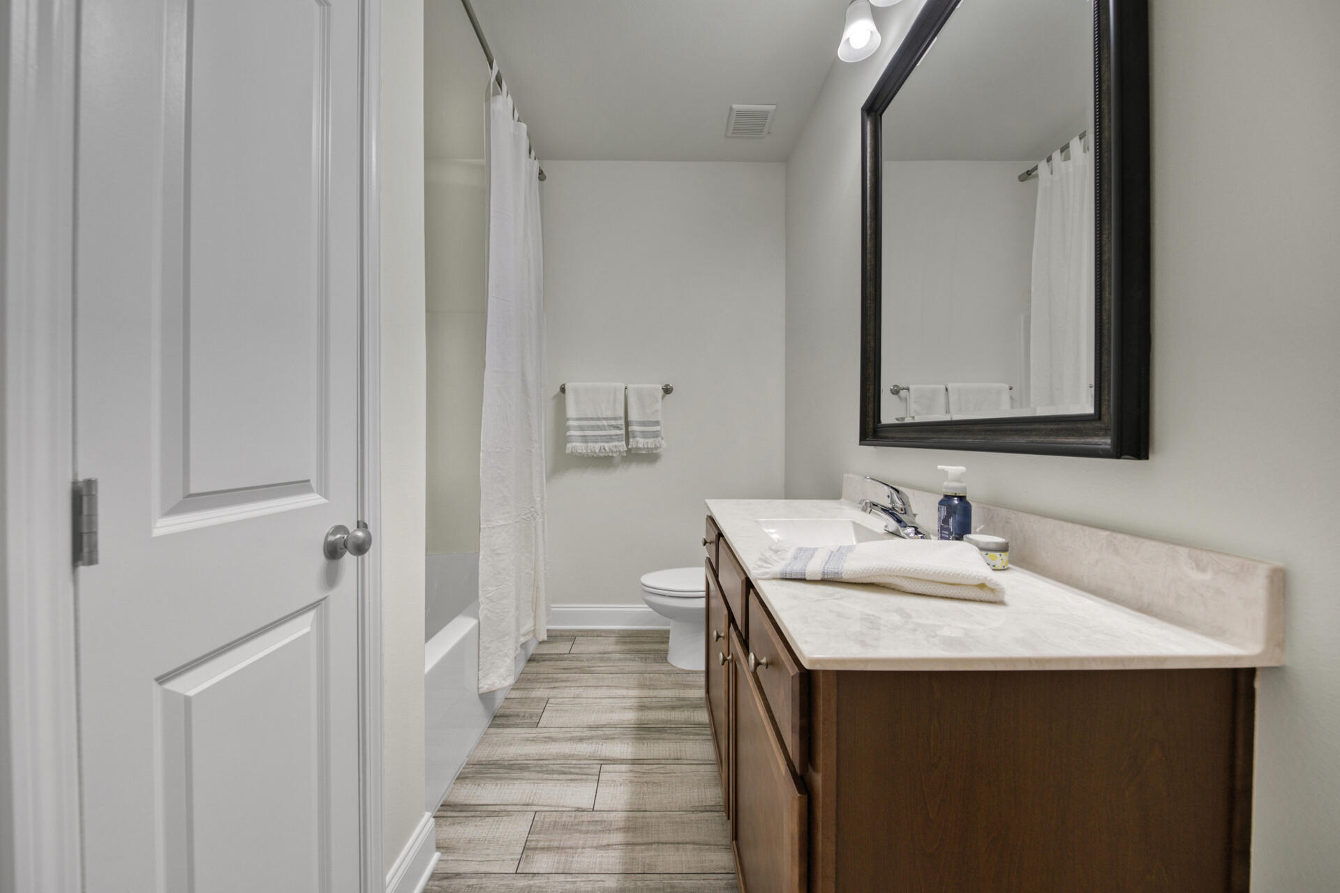 CRESCENT SHORES - Residential