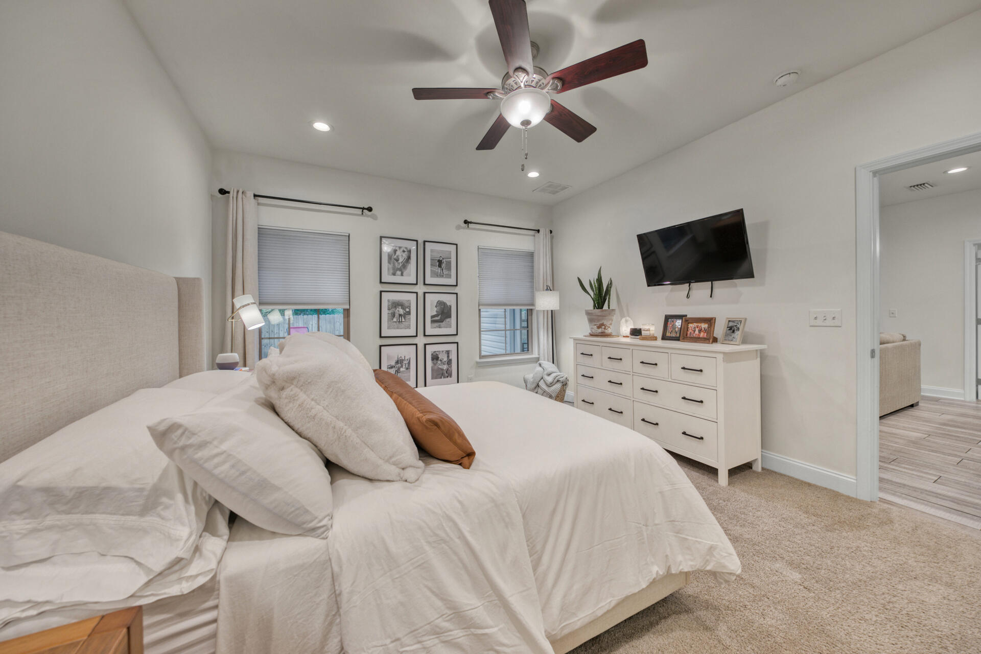 CRESCENT SHORES - Residential