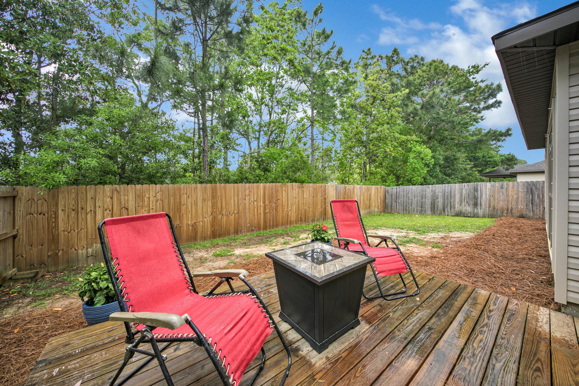 CRESCENT SHORES - Residential