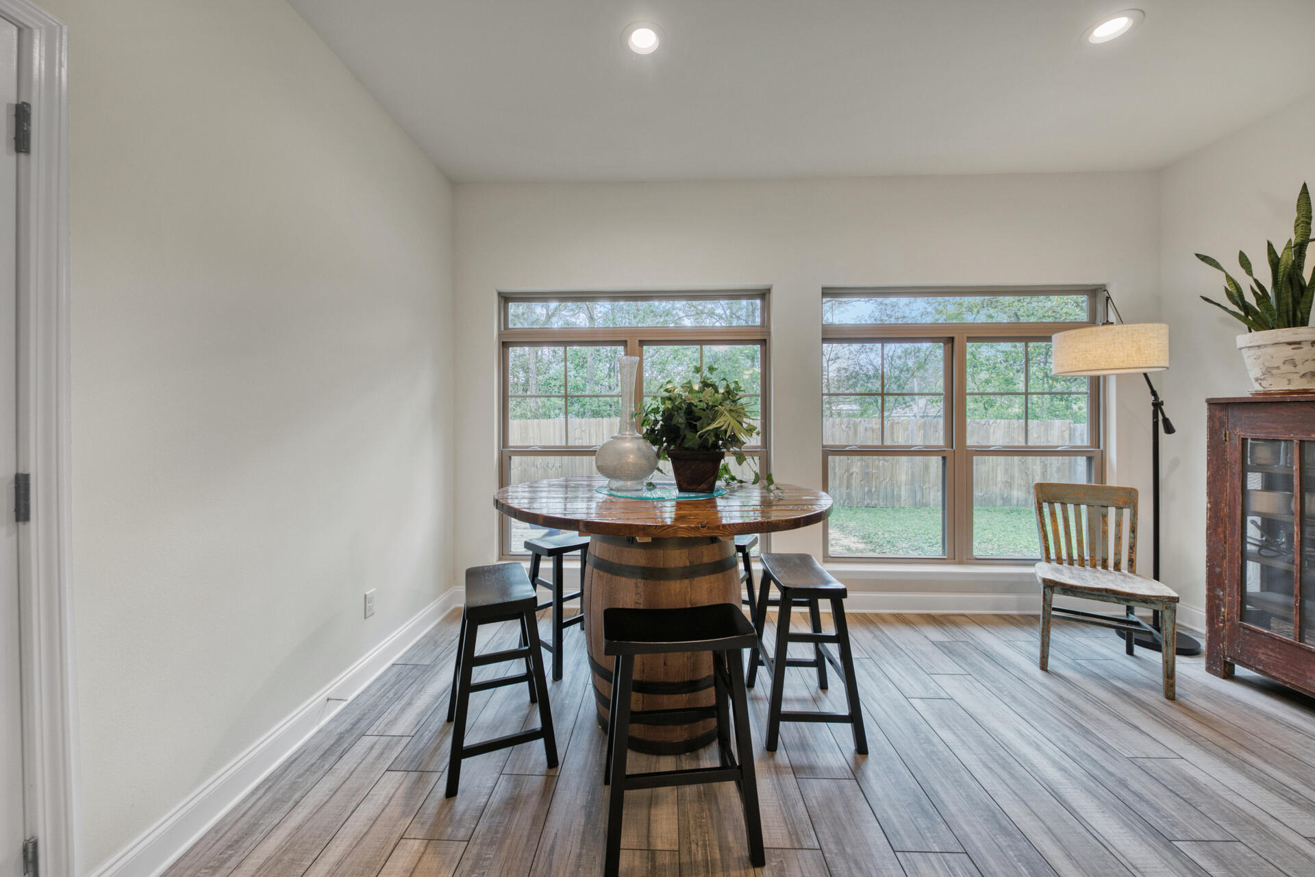 CRESCENT SHORES - Residential