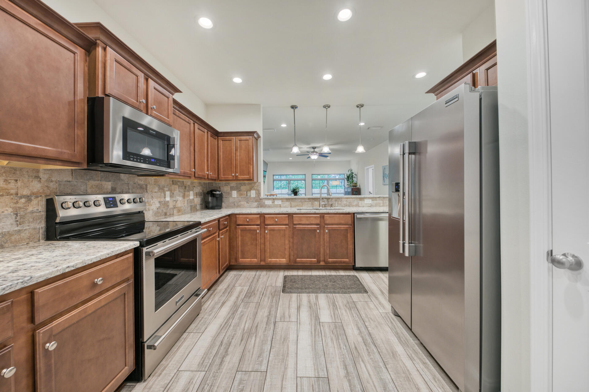 CRESCENT SHORES - Residential