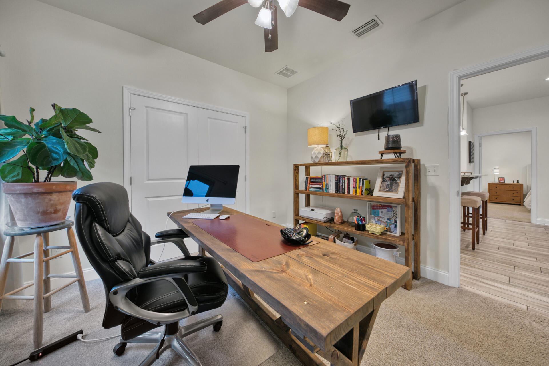 CRESCENT SHORES - Residential