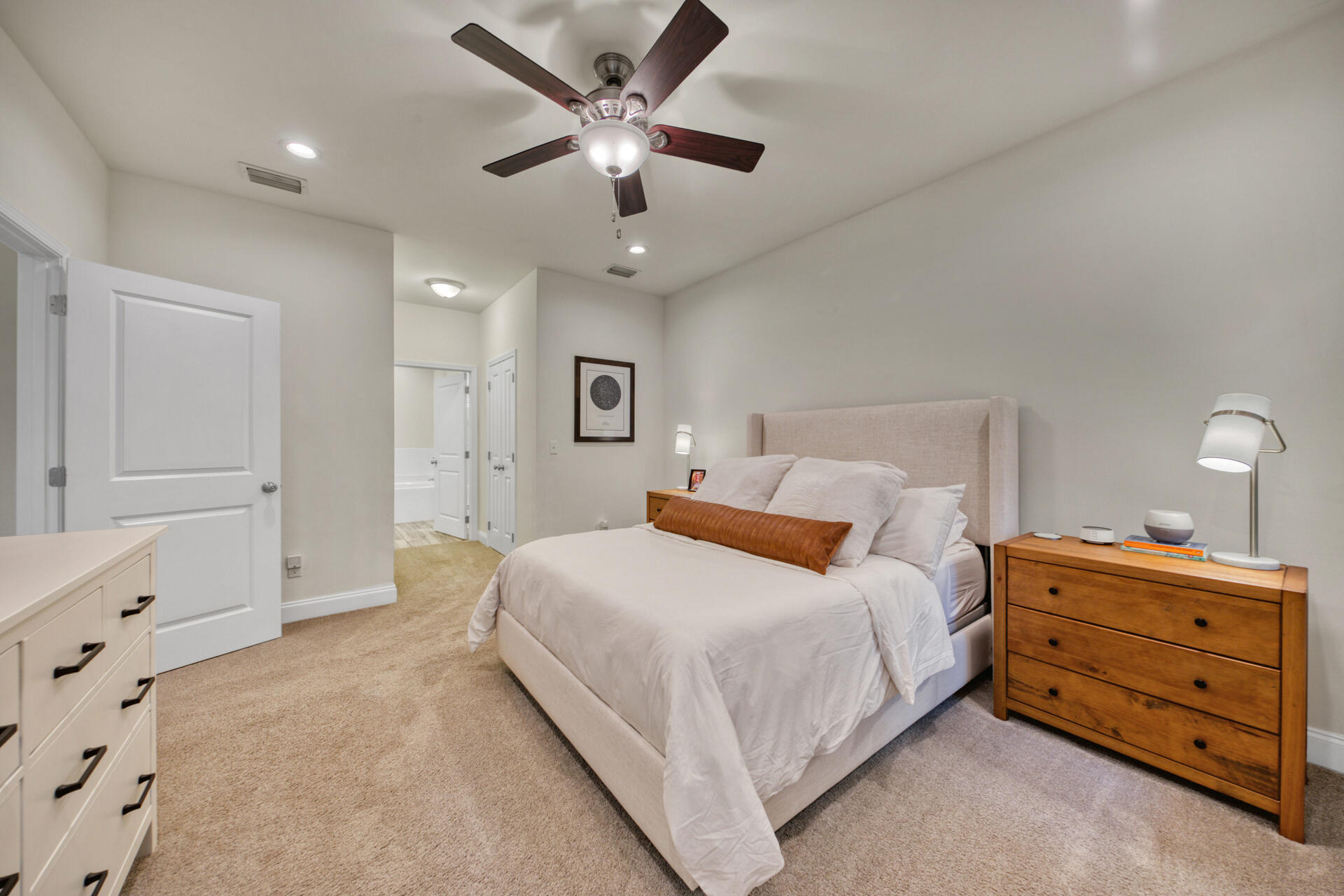 CRESCENT SHORES - Residential