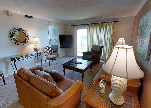 ISLANDER CONDO - Residential