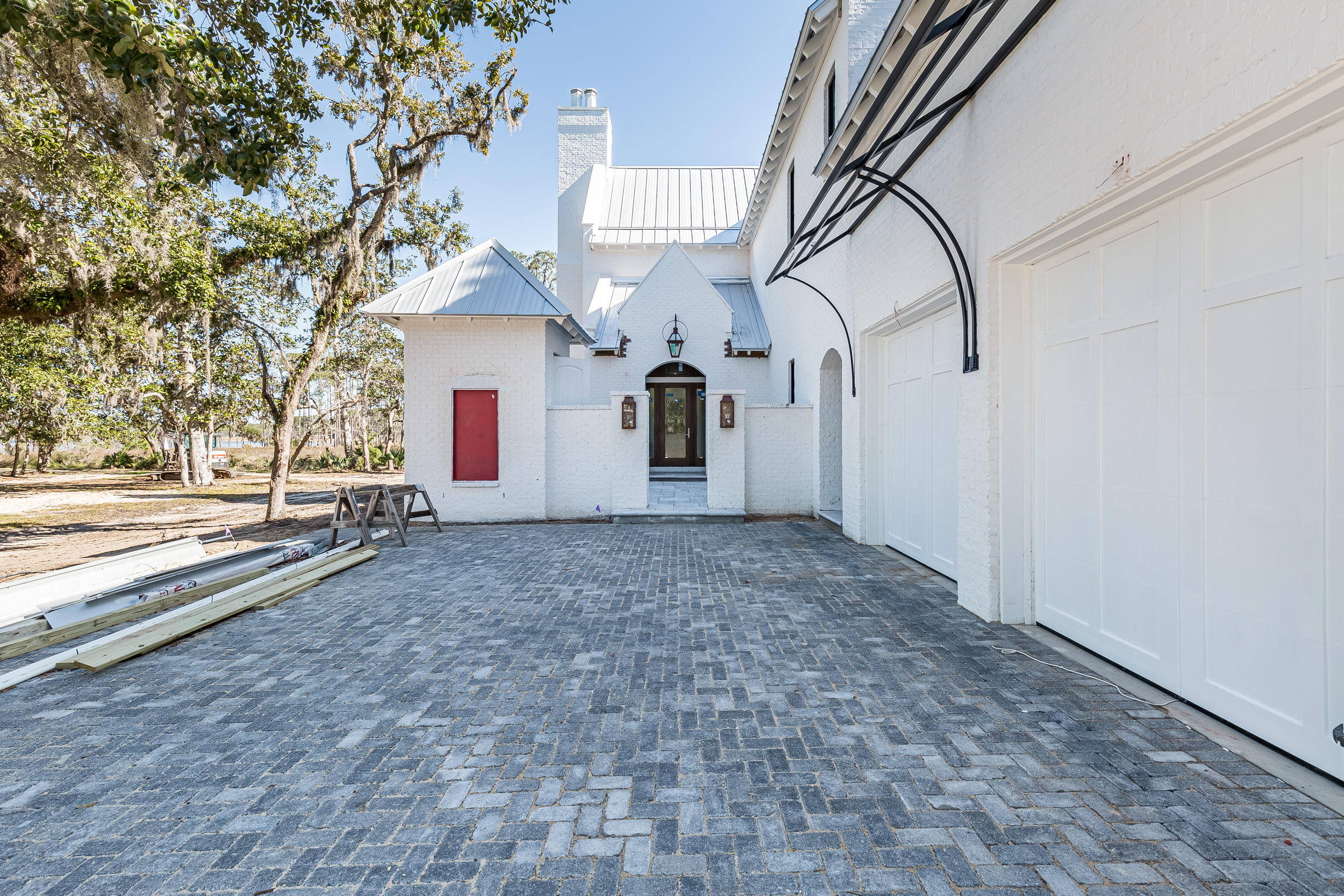 CHURCHILL OAKS - Residential