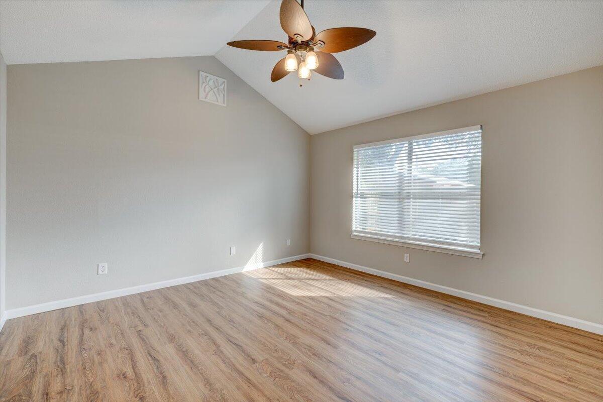 BRISTOL PARK - Residential