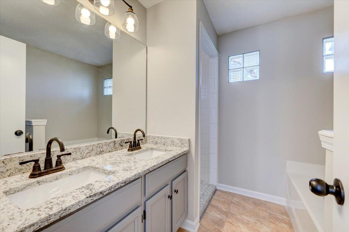 BRISTOL PARK - Residential