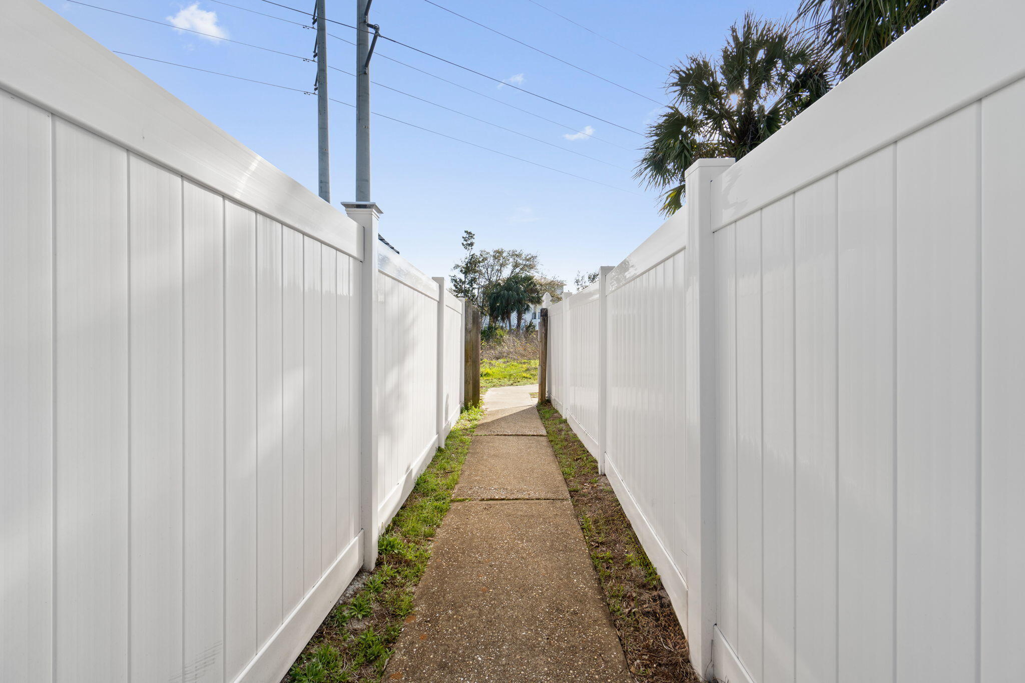 EMERALD BREEZE ESTATES - Residential