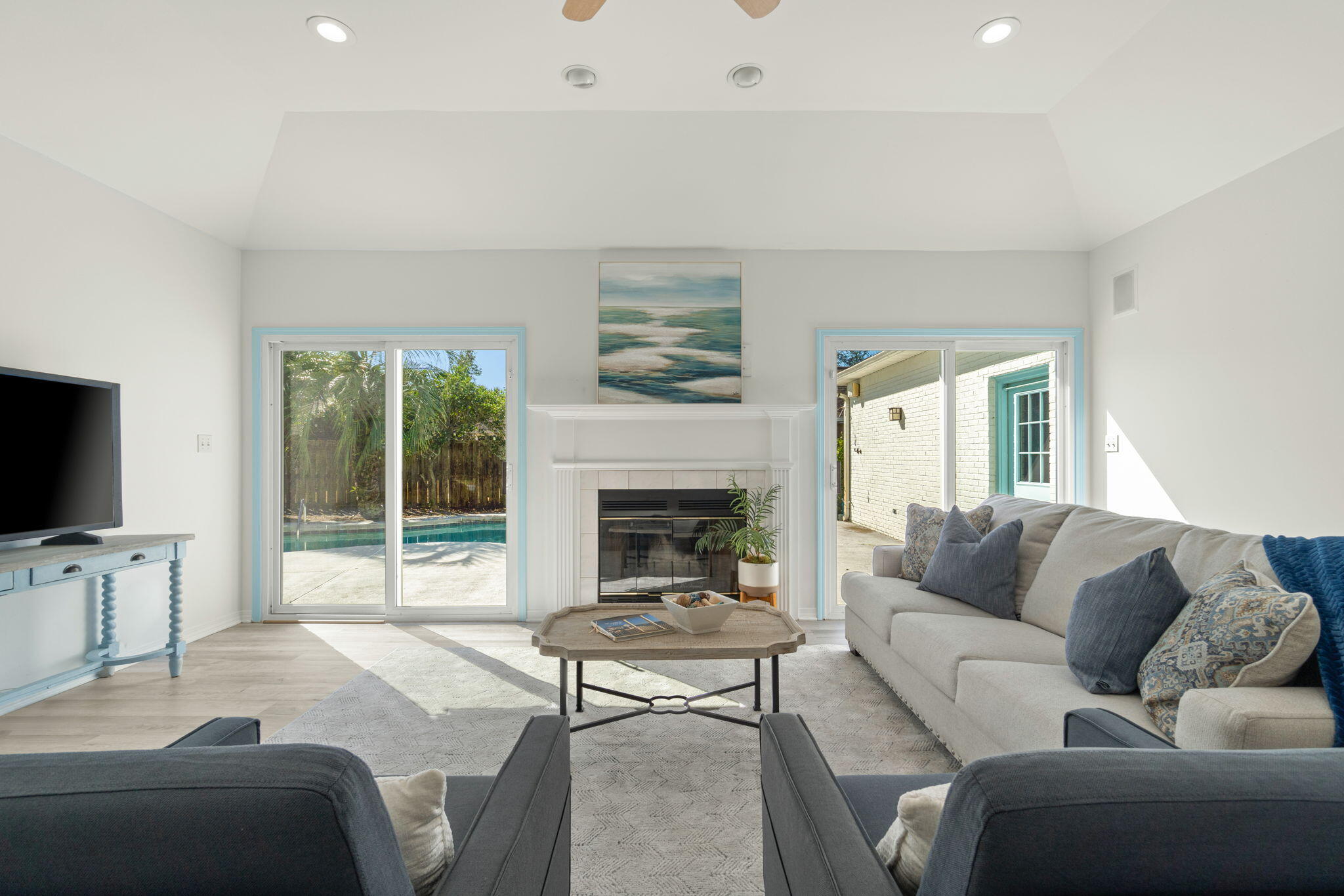 EMERALD BREEZE ESTATES - Residential