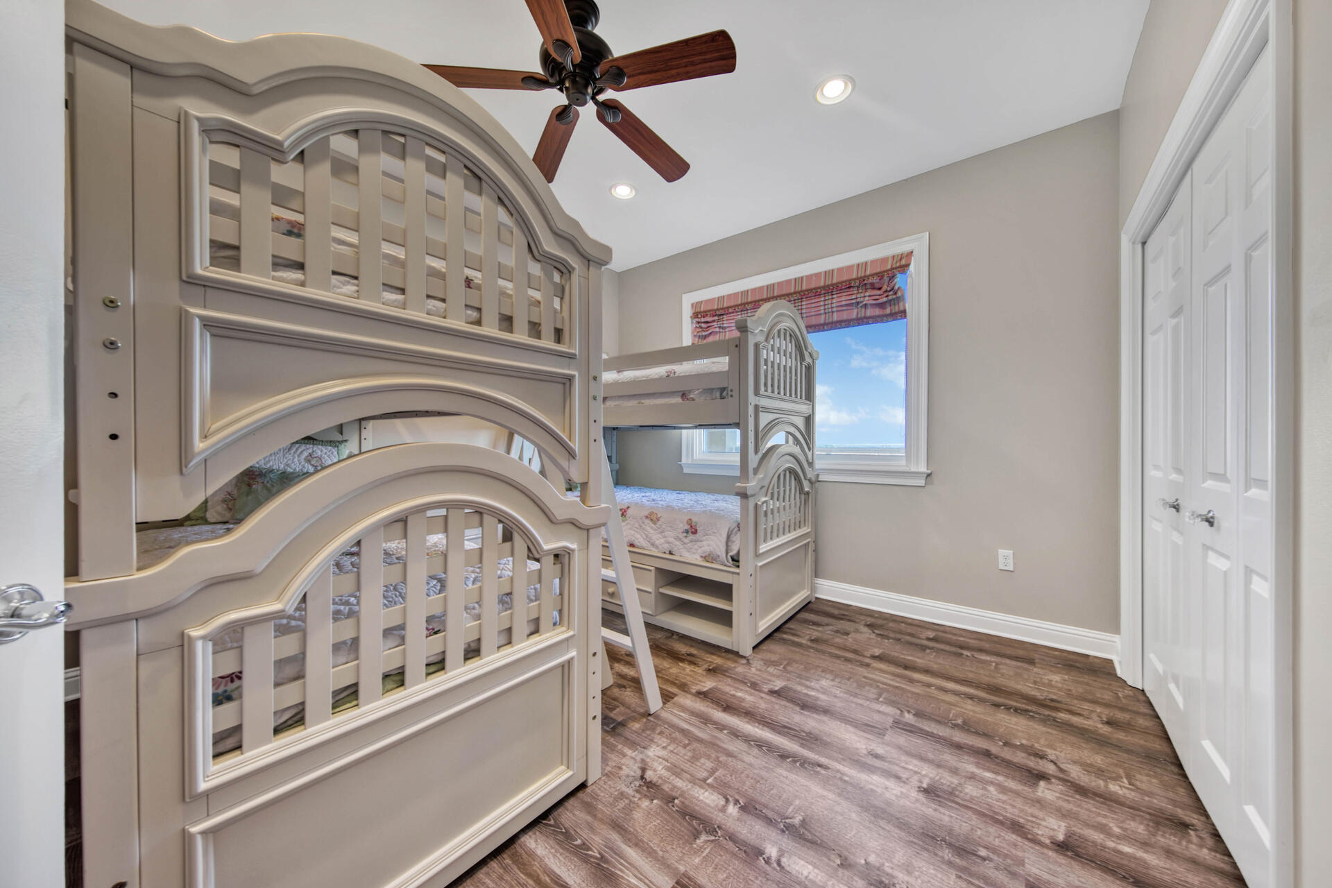 GRAND HARBOR - Residential