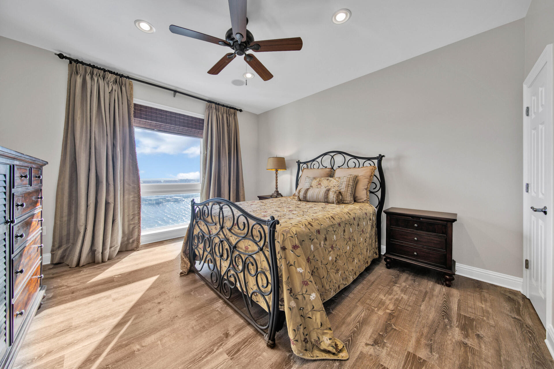 GRAND HARBOR - Residential
