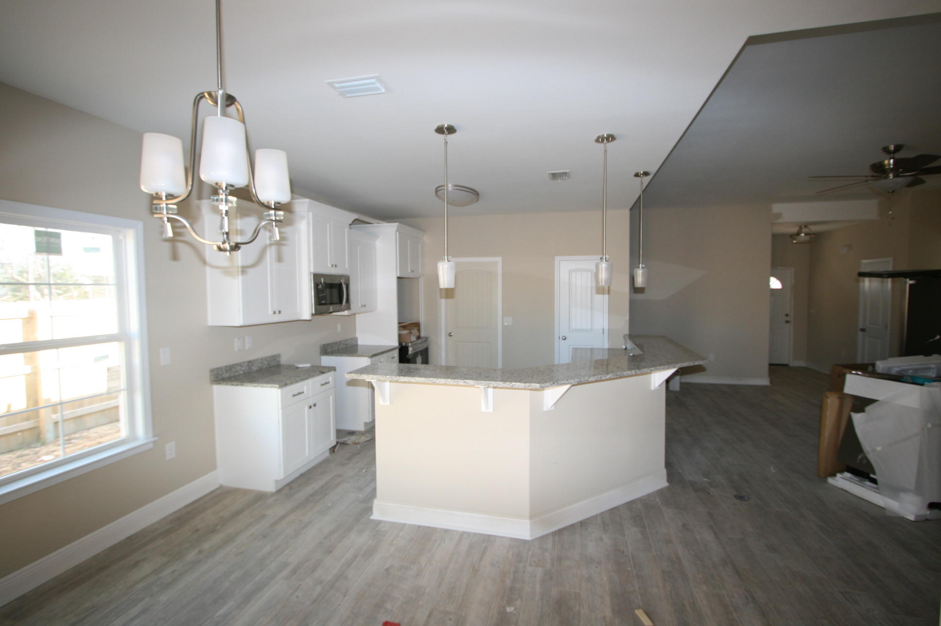 CRESCENT SHORES - Residential