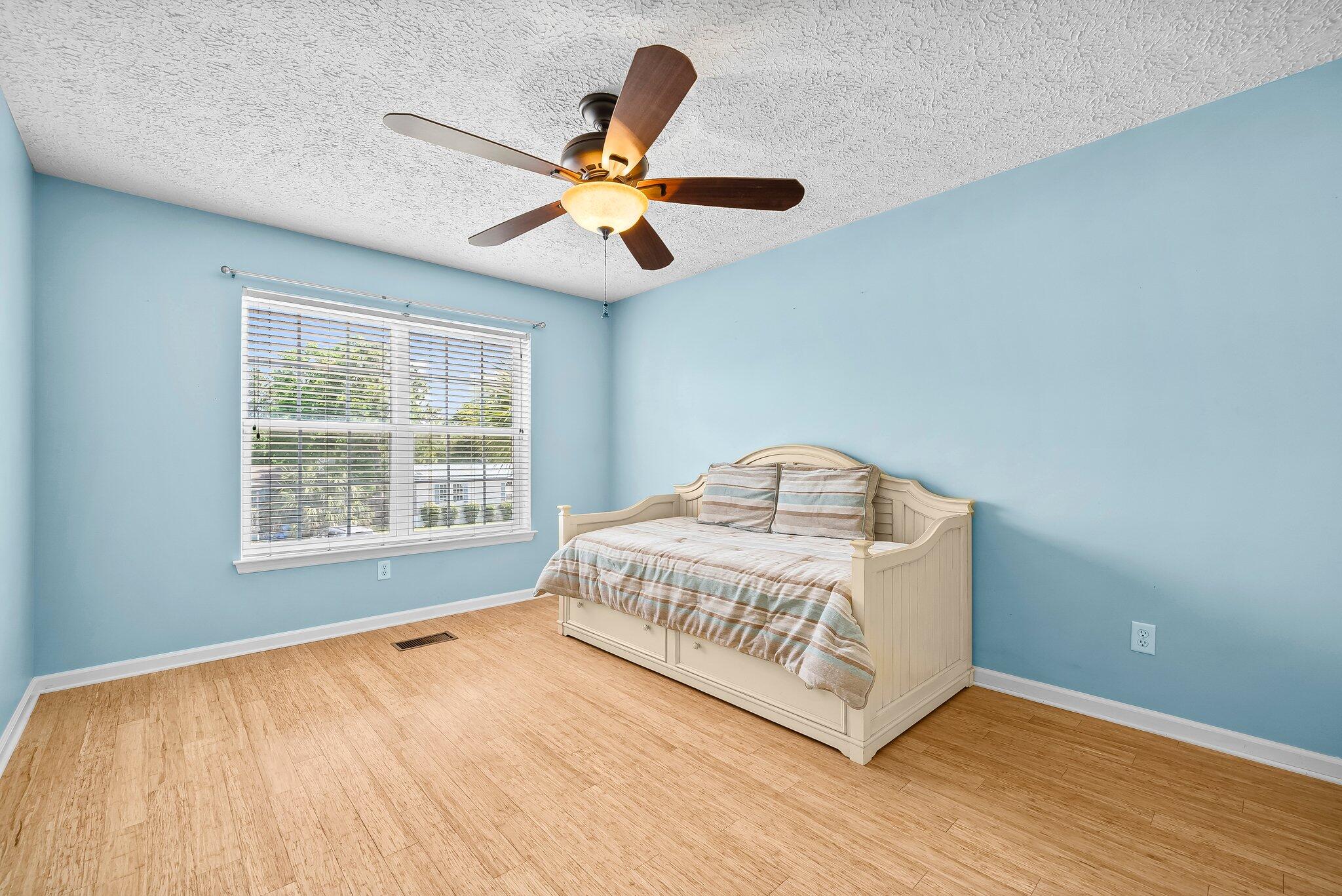 North Lagoon Oaks 7th Add - Residential