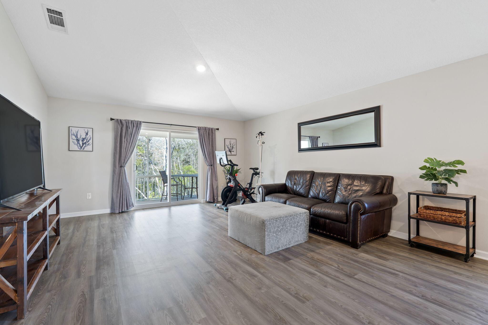 LAFAYETTE CREEK LANDING - Residential