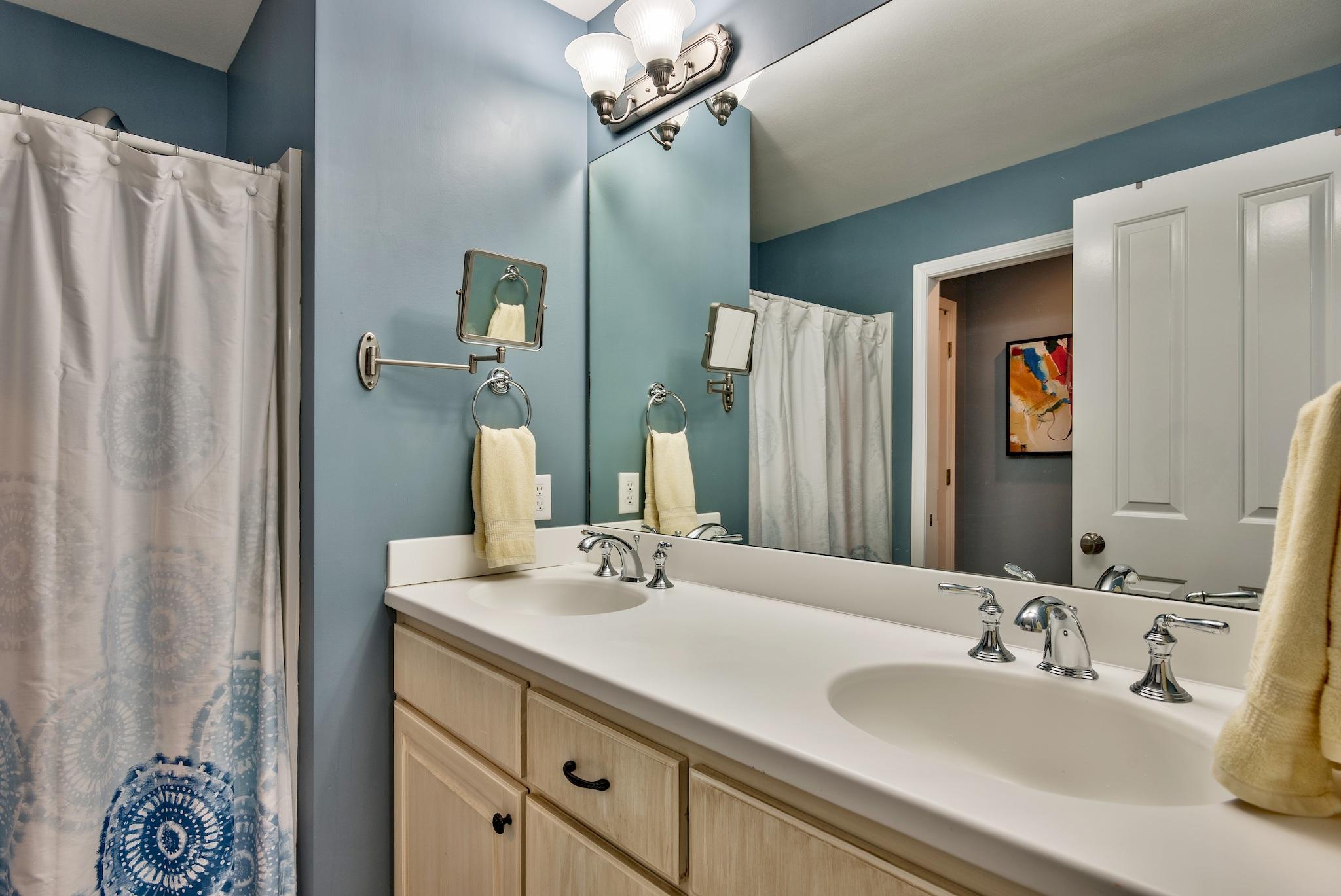 Annabella's Townhomes - Residential