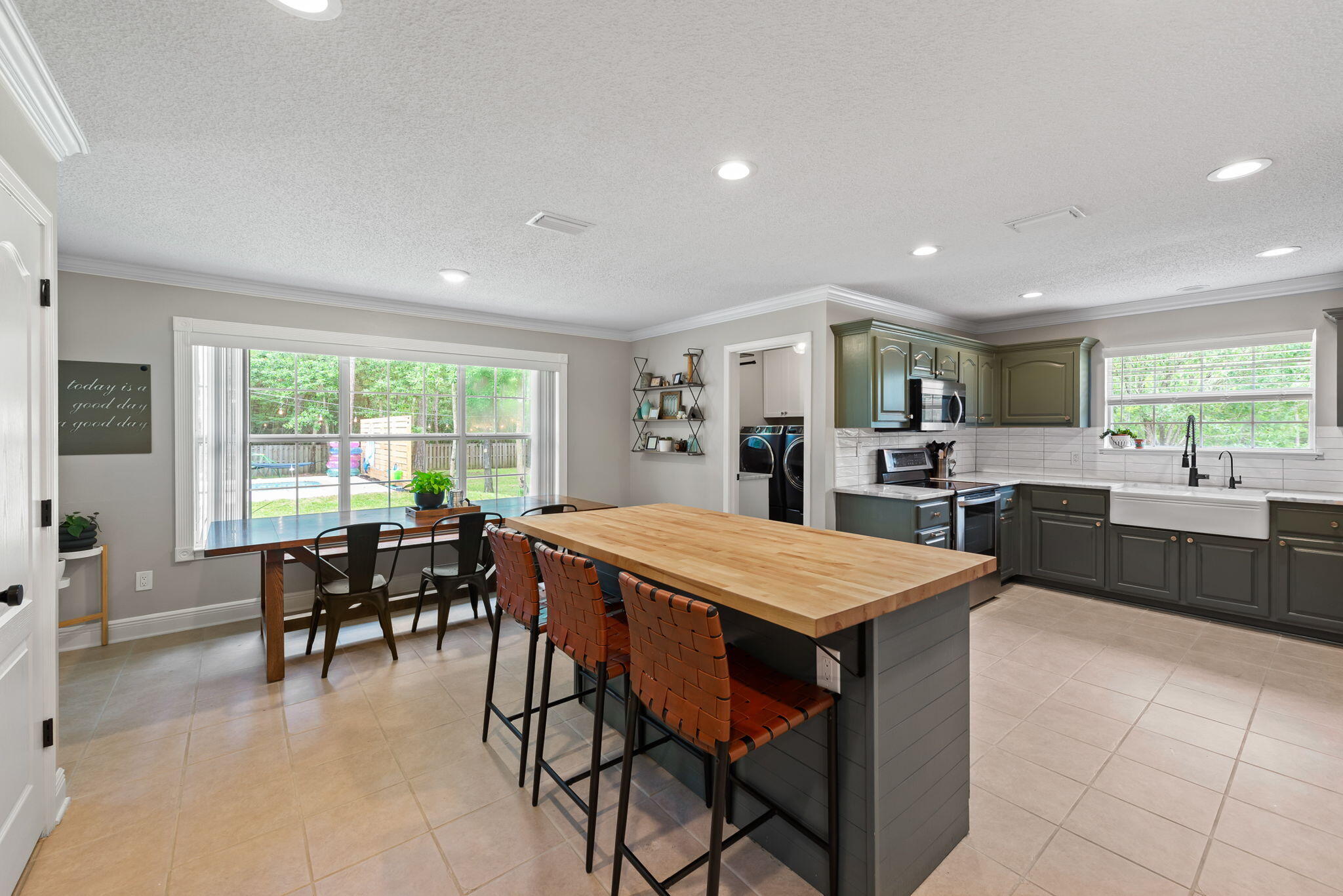 HOLLEY BY THE SEA - Residential