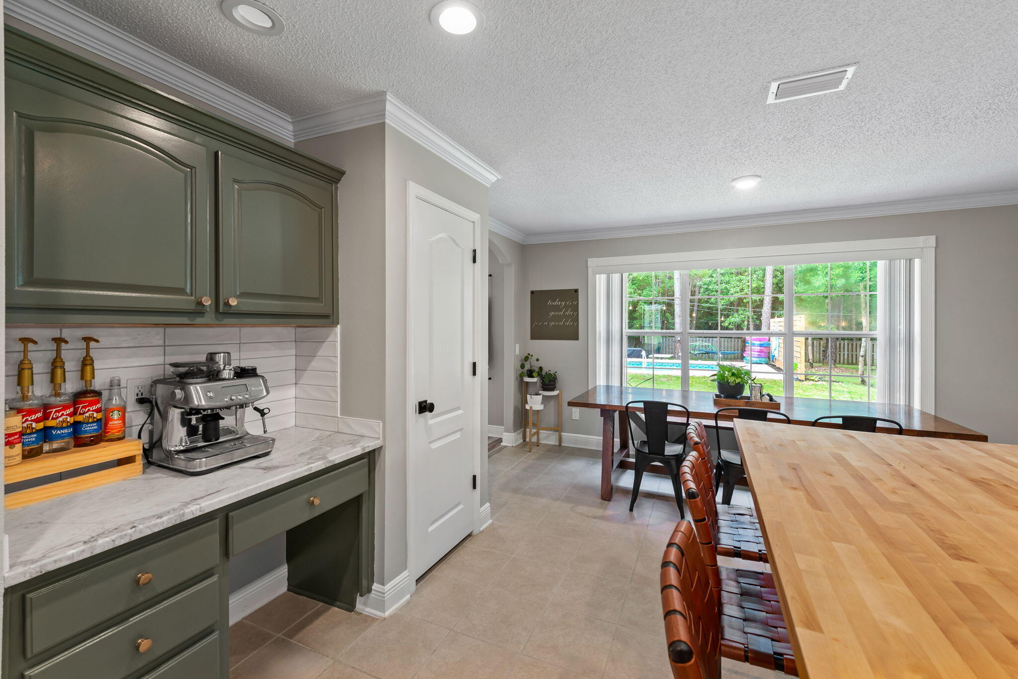 HOLLEY BY THE SEA - Residential