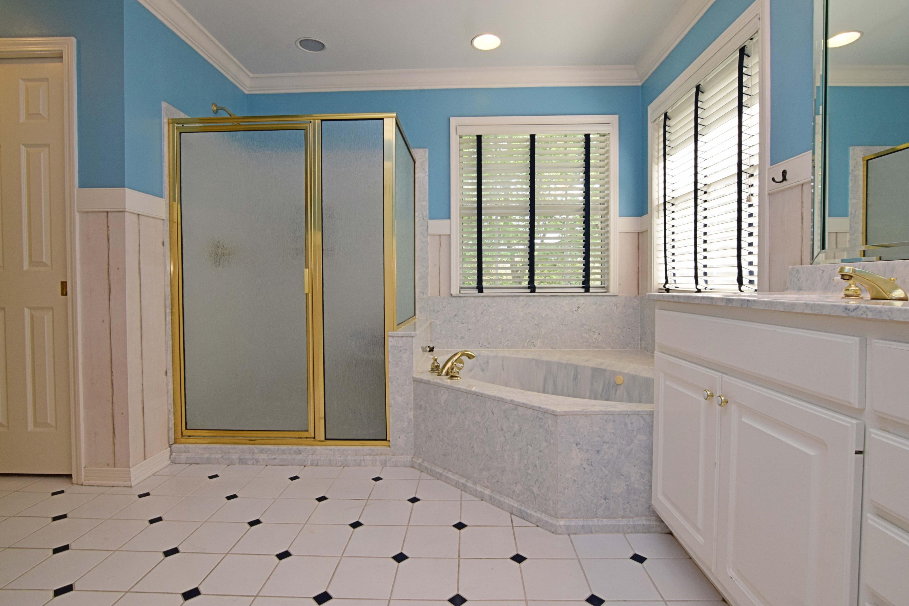 ROCKY BAYOU ESTATES 12A - Residential