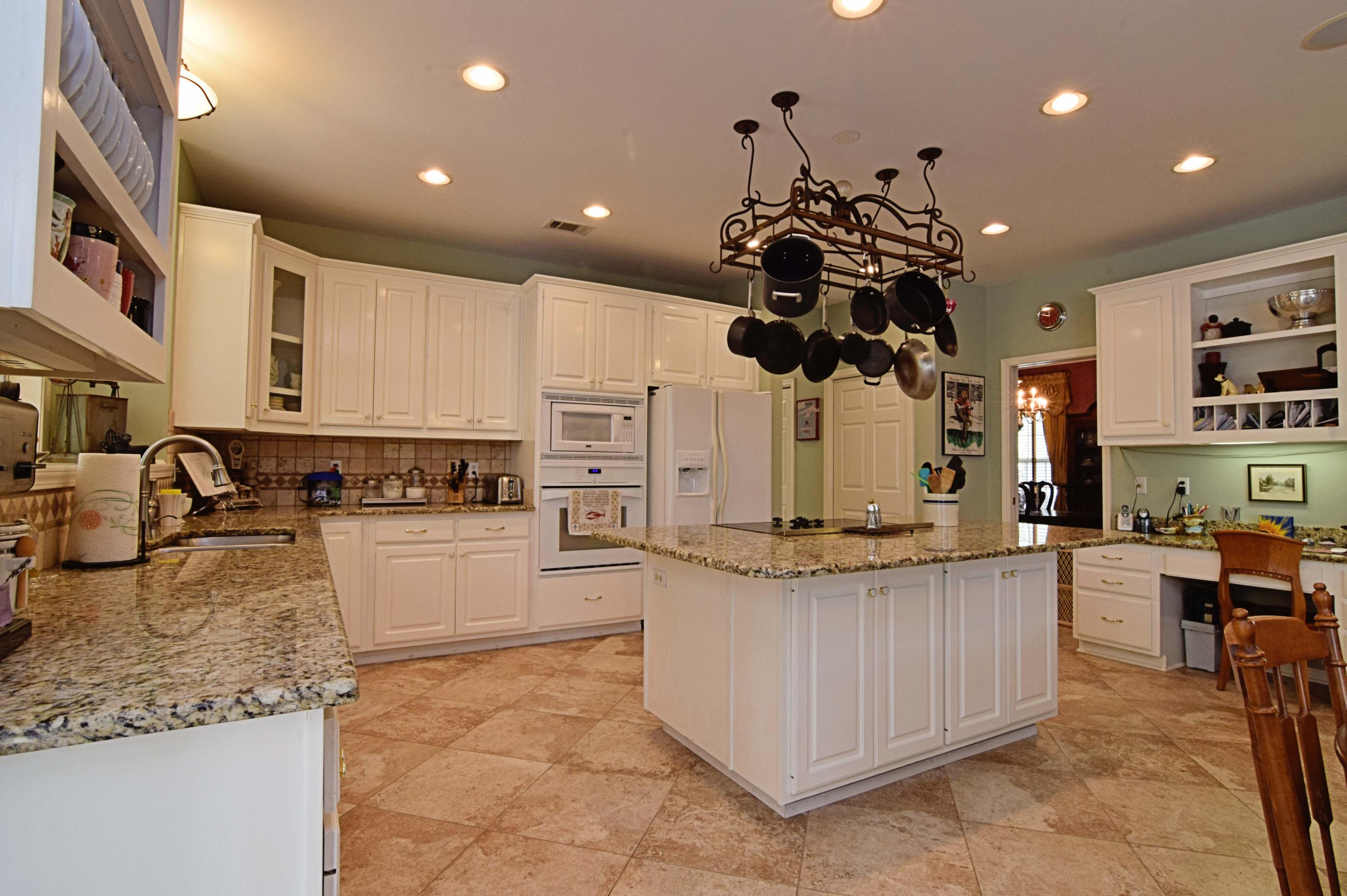 ROCKY BAYOU ESTATES 12A - Residential