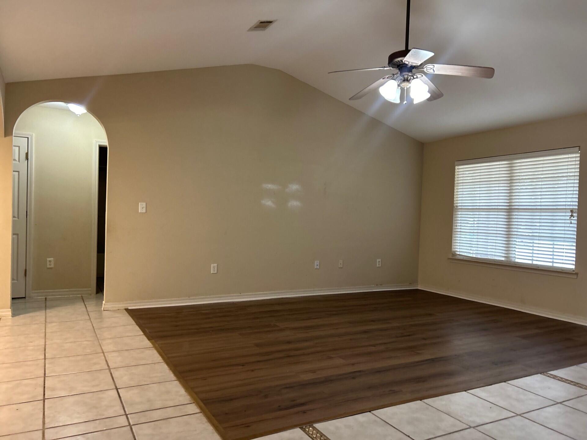 GARDEN OAKS - Residential Lease