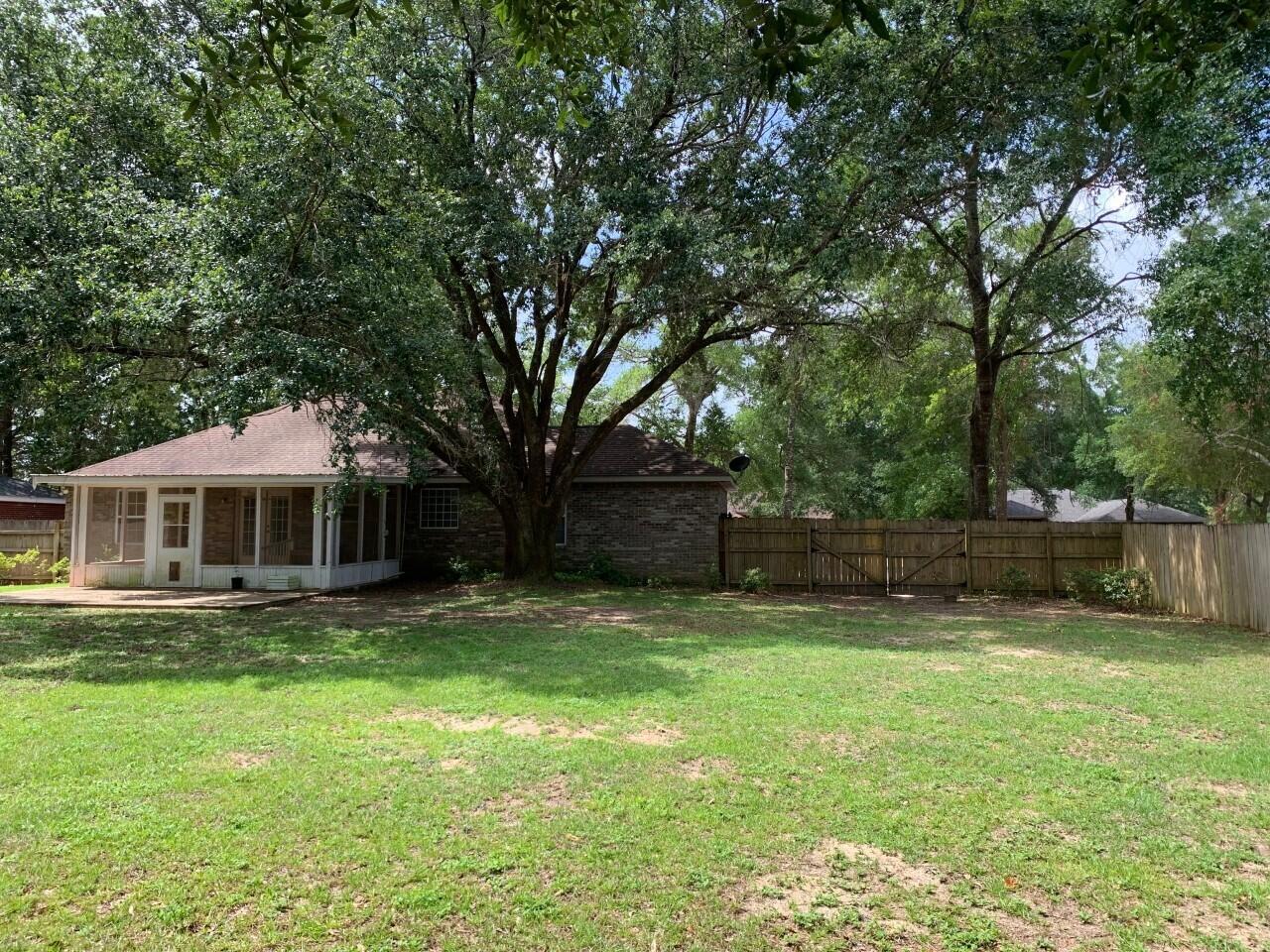 GARDEN OAKS - Residential Lease