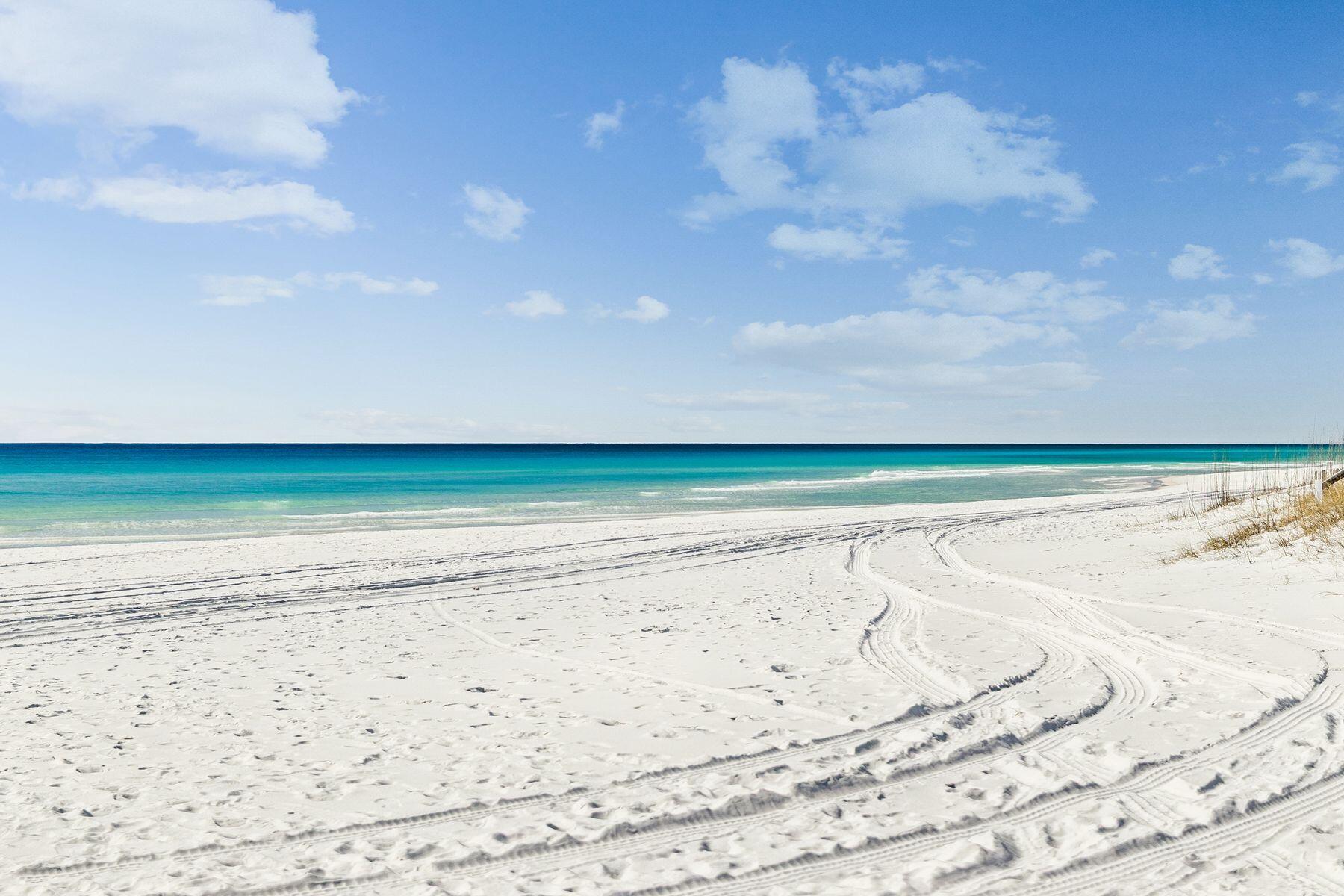 EASTERN LAKE ESTATES - Land