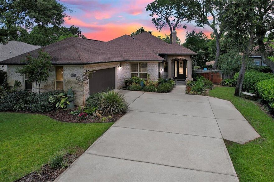 Beautiful spacious 4 bedroom  2 1/2 bath home located in Magnolia Harbor Estates. Offering many upgrades and special features such as a central vacuum system, media closet for access to pre-wired surround sound and luxury vinyl plank flooring throughout. Custom kitchen cabinets / drawers with a ''wolf'' gas range and double oven, granite counter tops, kitchen island along with an open breakfast bar. Plenty of seating for guests. The master suite boasts of recessed lighting and custom tile shower. Living room is large and inviting but the best is yet to come when you walk outside to a covered patio surrounded by gorgeous landscaping. Enjoy the soaking pool/spa with waterfalls and jets all year round, easily heated.
Tiki Hut is new for your enjoyment. Community dock access to the Santa Rosa Sound. This home is a MUST see!
Buyer to verify all measurements and any information deemed important. 