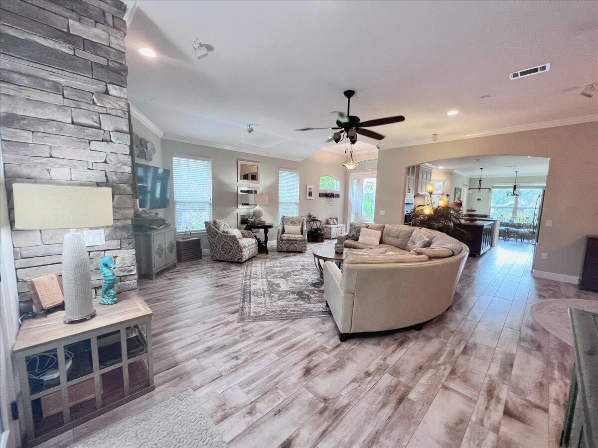 MAGNOLIA HARBOR - Residential