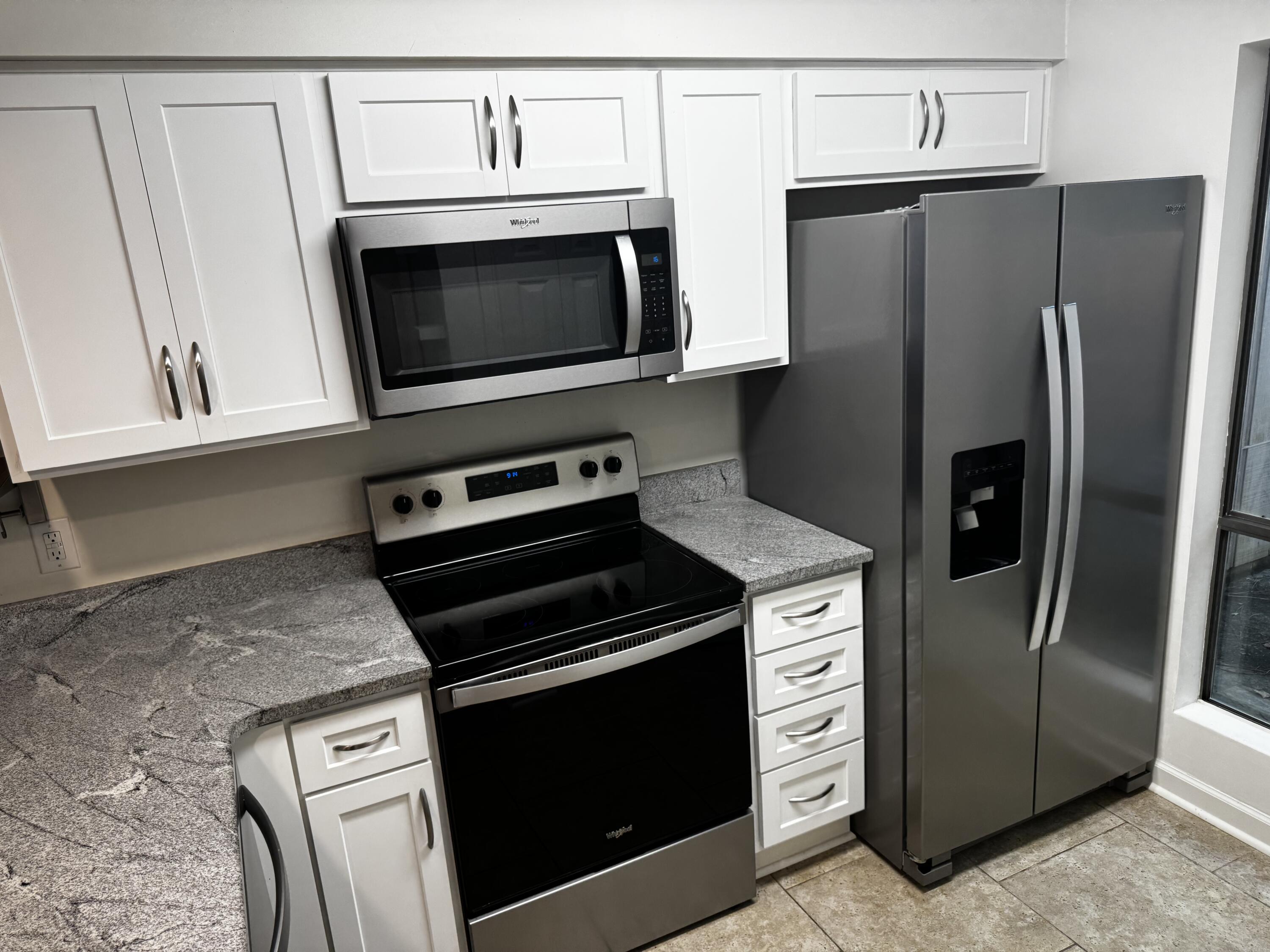 FOREST VIEW T/H - Residential Lease